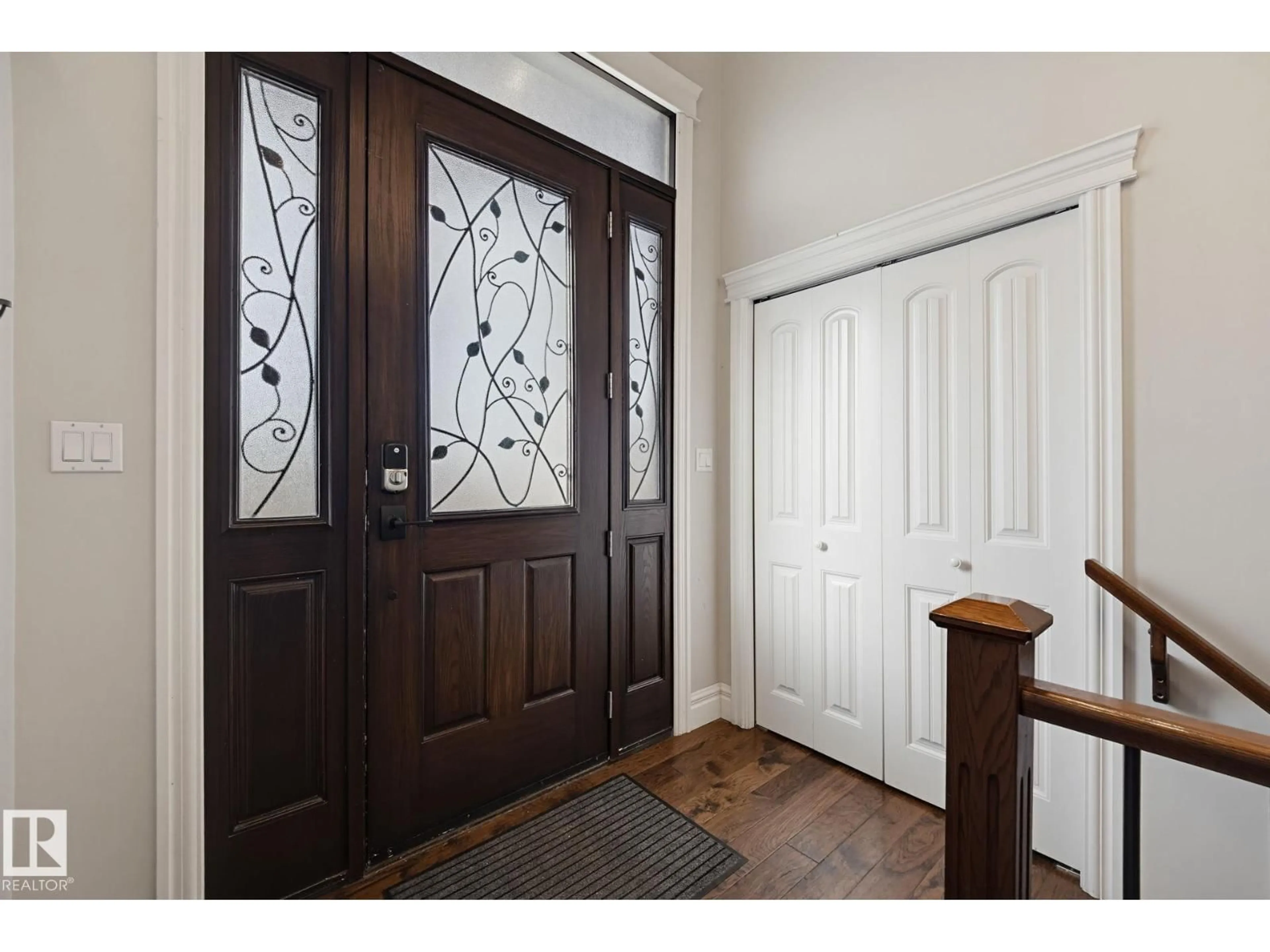 Indoor entryway for 10351 147 ST, Edmonton Alberta T5N3C2