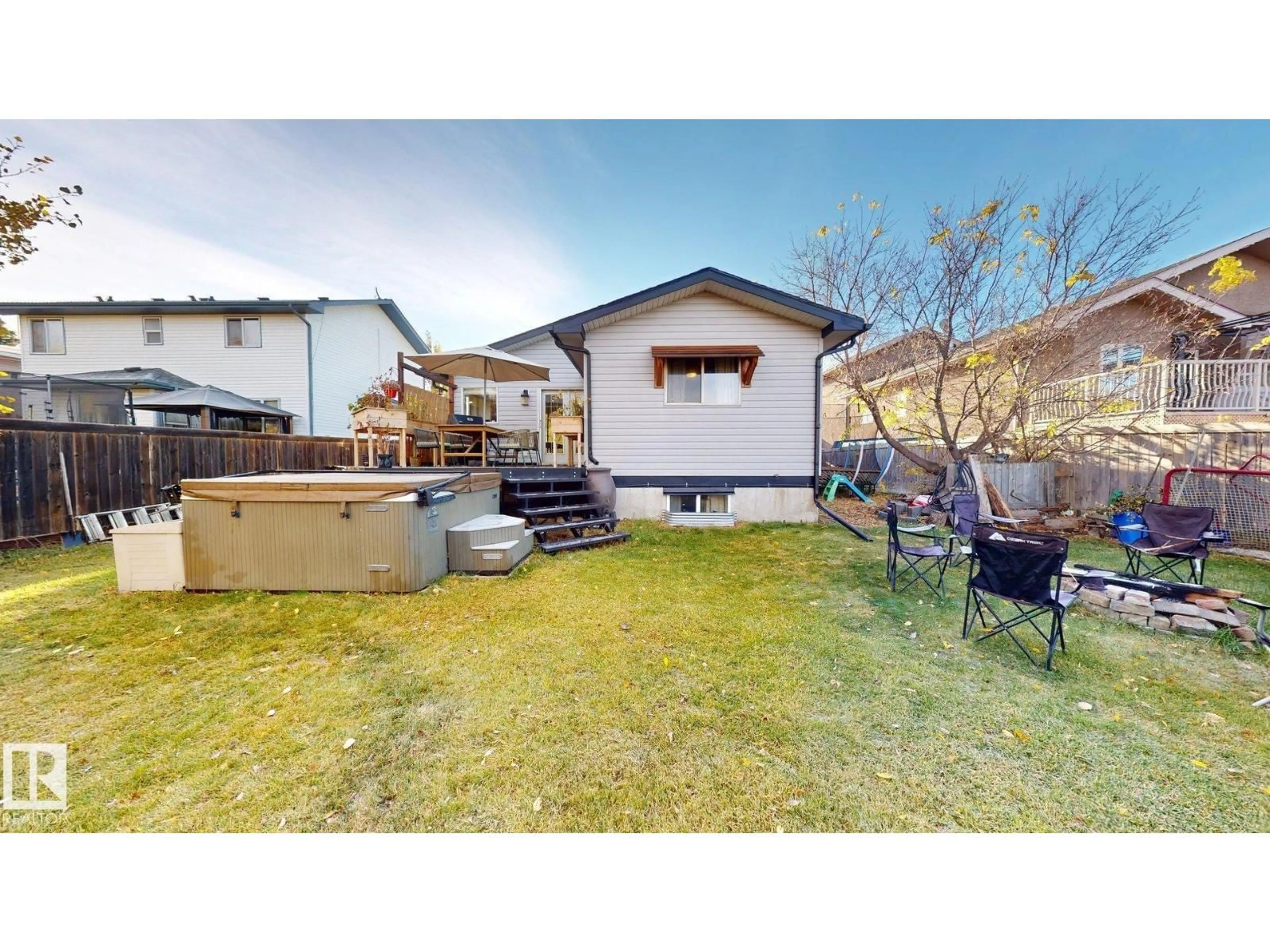 A pic from outside/outdoor area/front of a property/back of a property/a pic from drone, street for 5126 SPORTSVIEW DR, New Sarepta Alberta T0B3M0