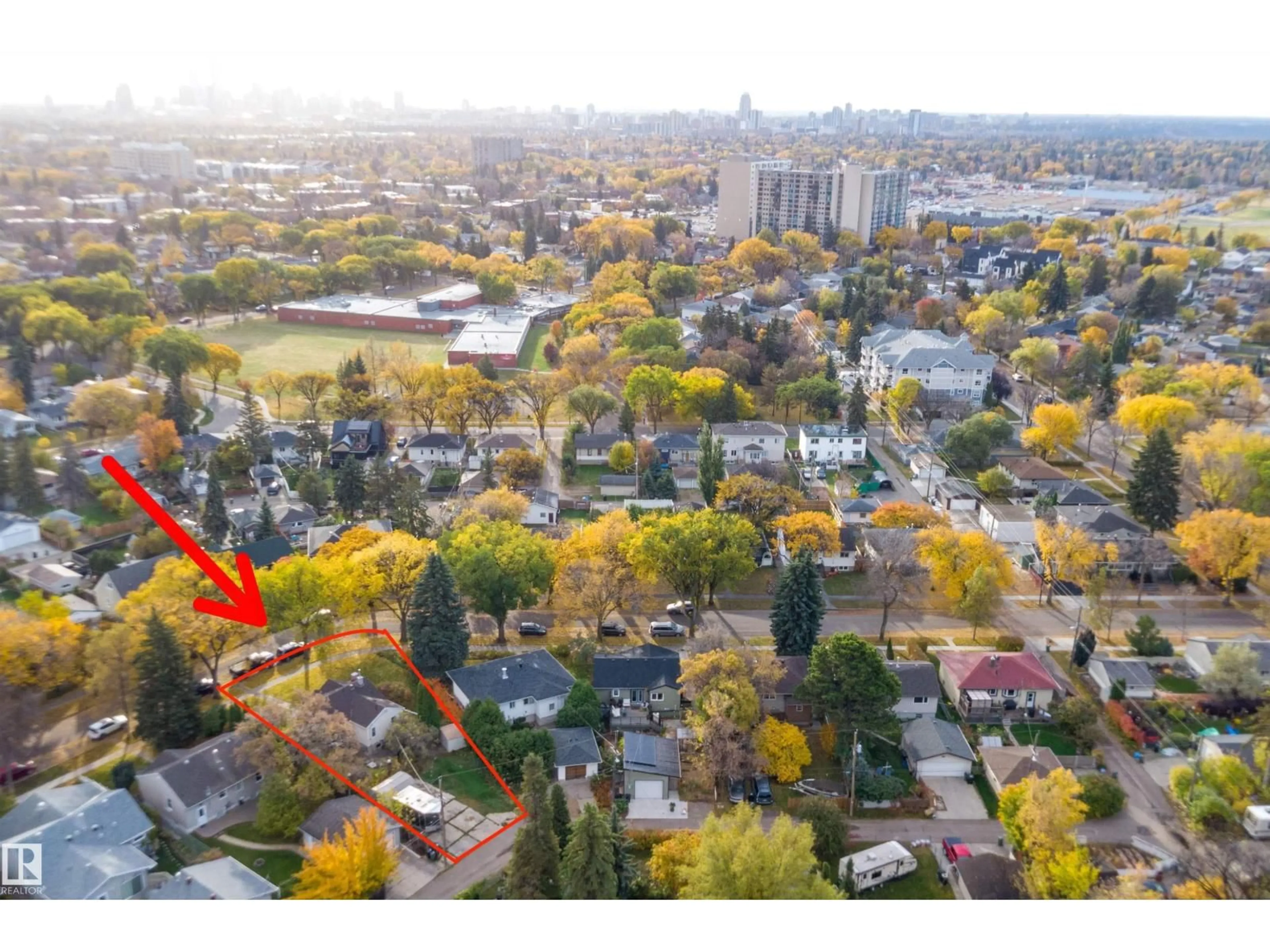 A pic from outside/outdoor area/front of a property/back of a property/a pic from drone, city buildings view from balcony for 11704 135A ST NW, Edmonton Alberta T5M1L5