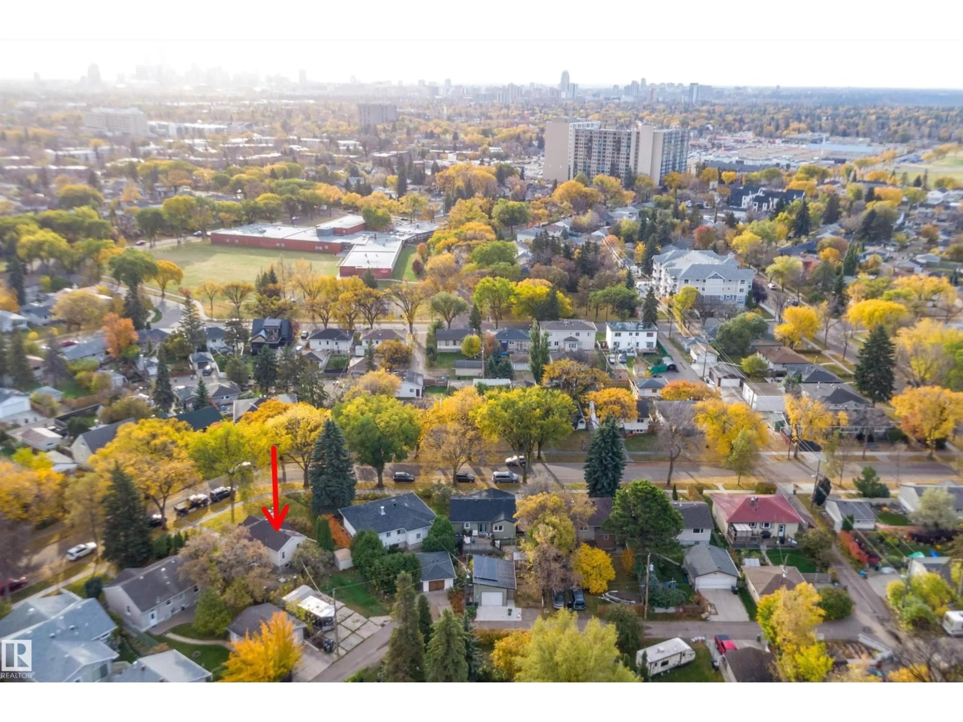 A pic from outside/outdoor area/front of a property/back of a property/a pic from drone, city buildings view from balcony for 11704 135A ST NW, Edmonton Alberta T5M1L5