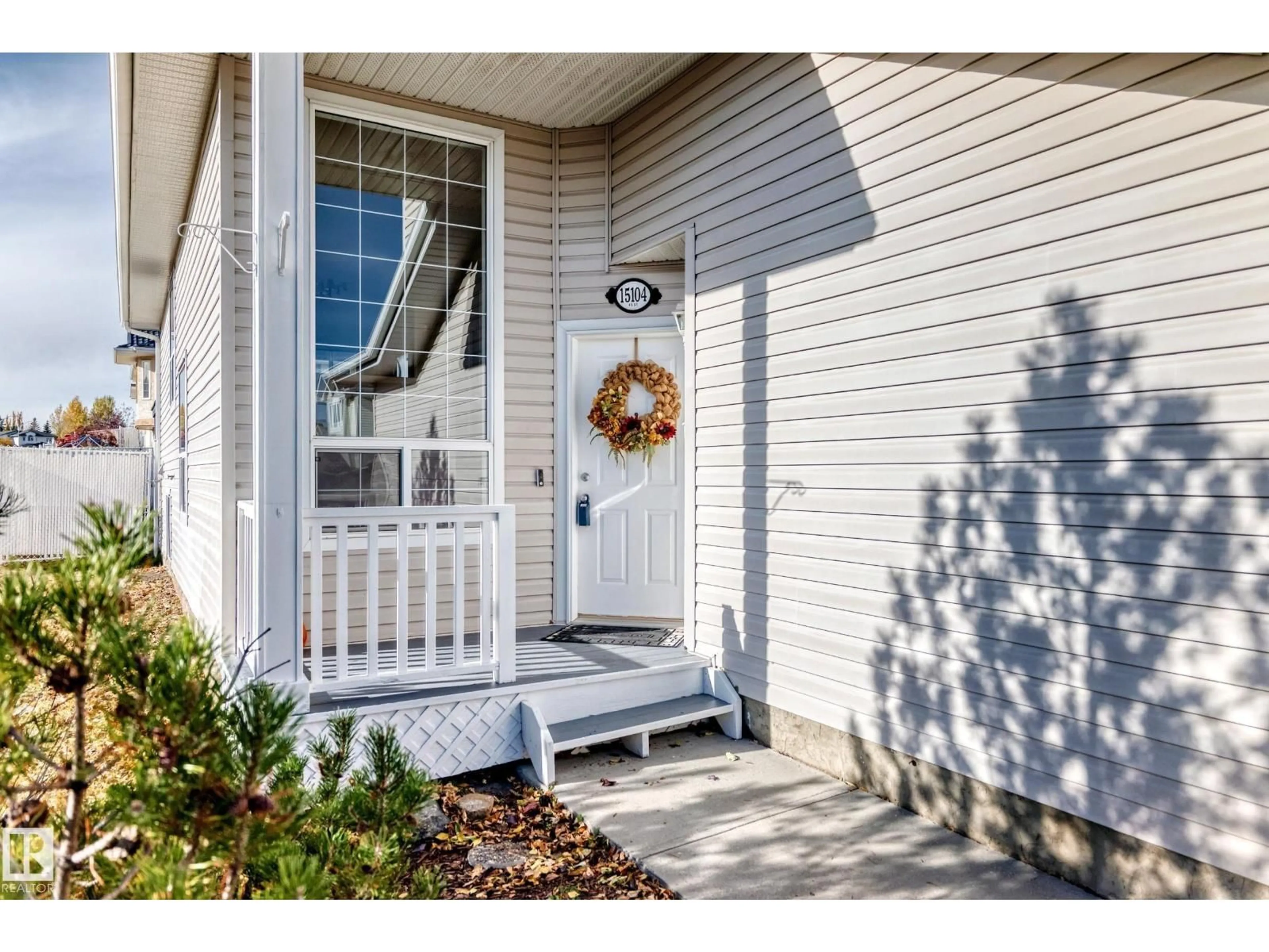 Indoor entryway for NW - 15104 45 ST, Edmonton Alberta T5Y3B1