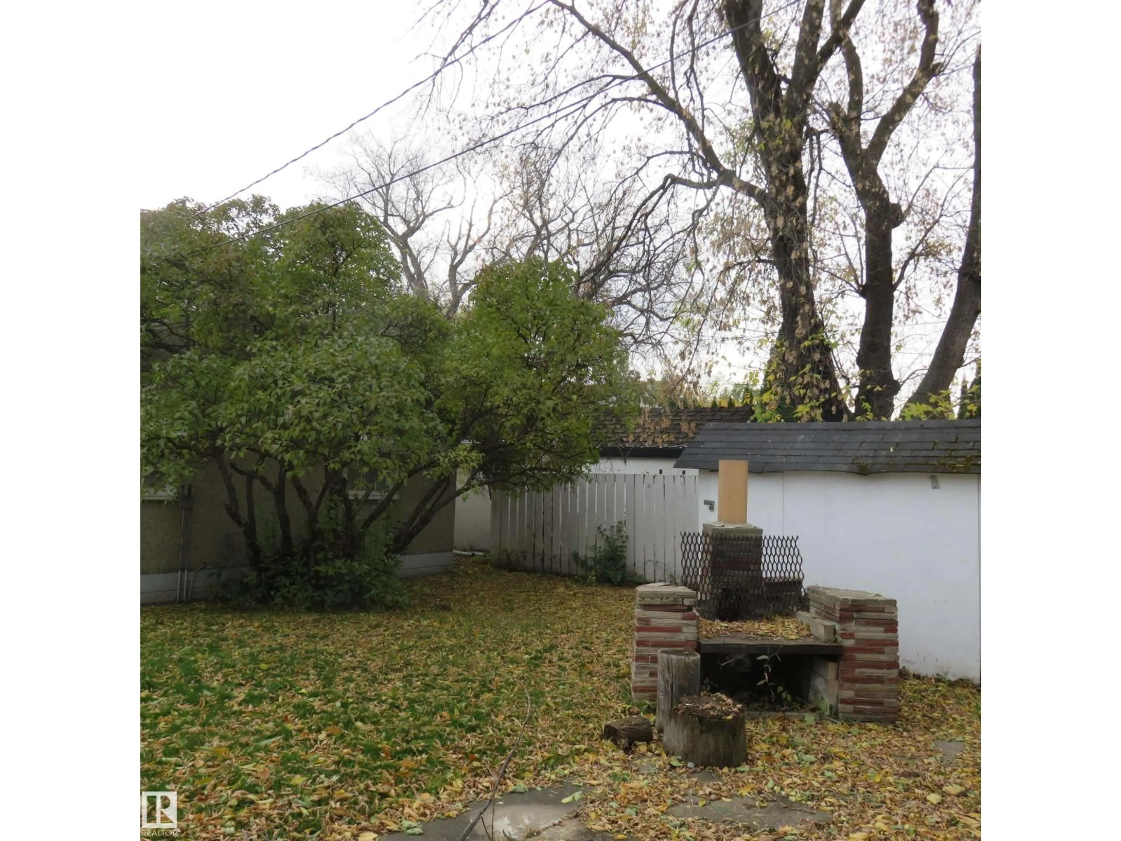 Patio, street for NW - 11929 52 ST, Edmonton Alberta T5W3J5
