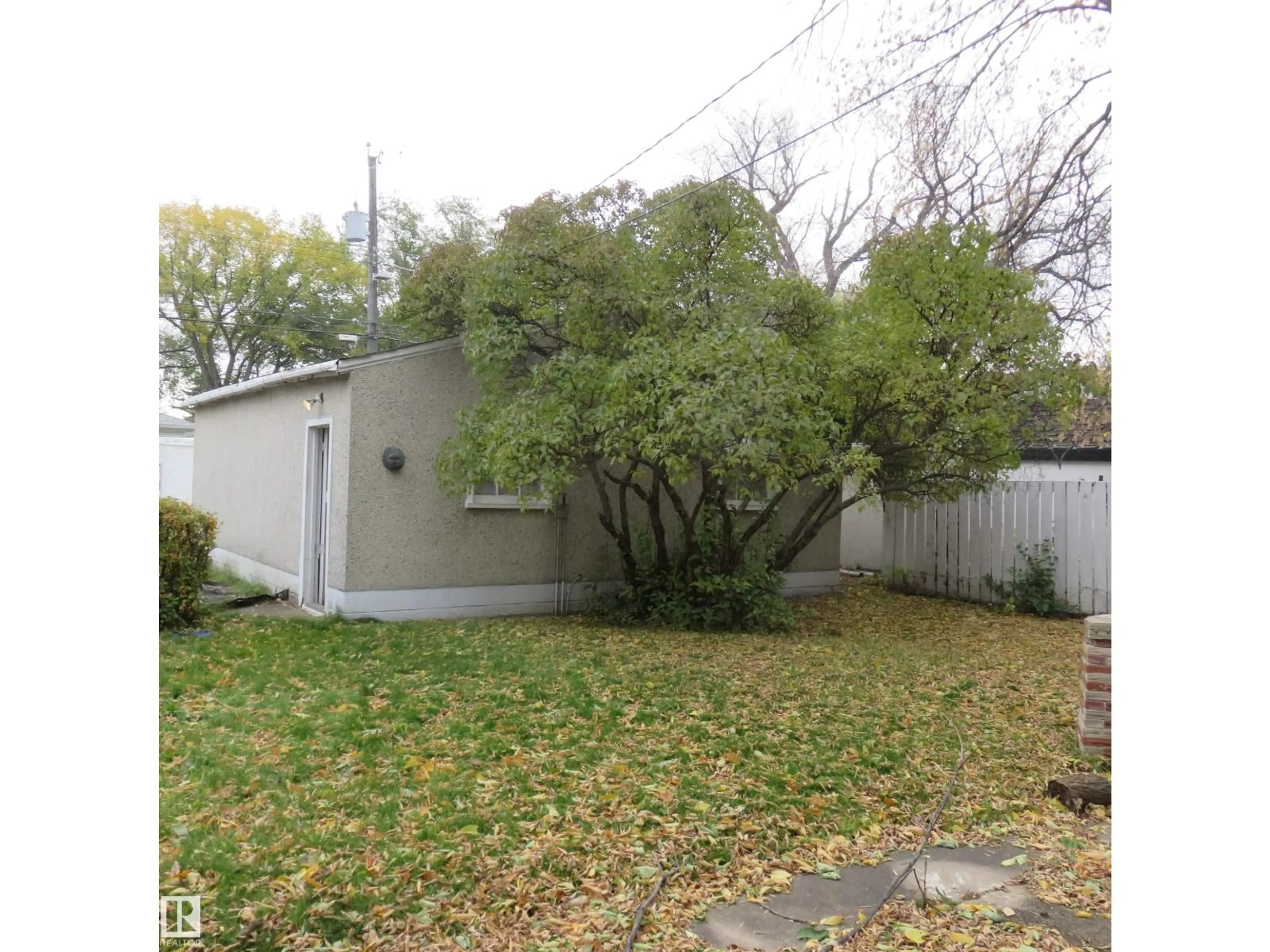 Shed for NW - 11929 52 ST, Edmonton Alberta T5W3J5