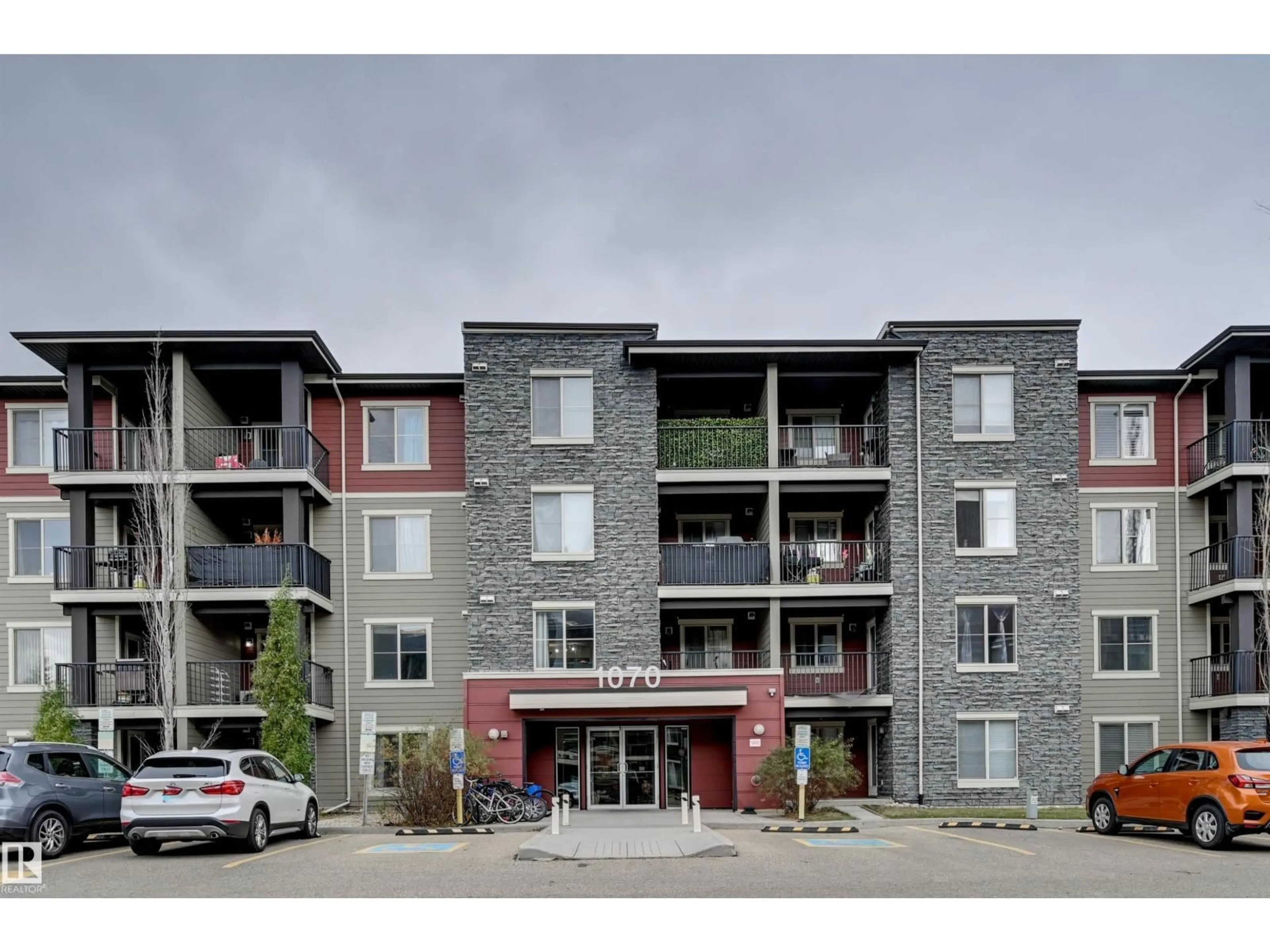 Unknown for 415 - 1070 MCCONACHIE BV, Edmonton Alberta T5Y0X1