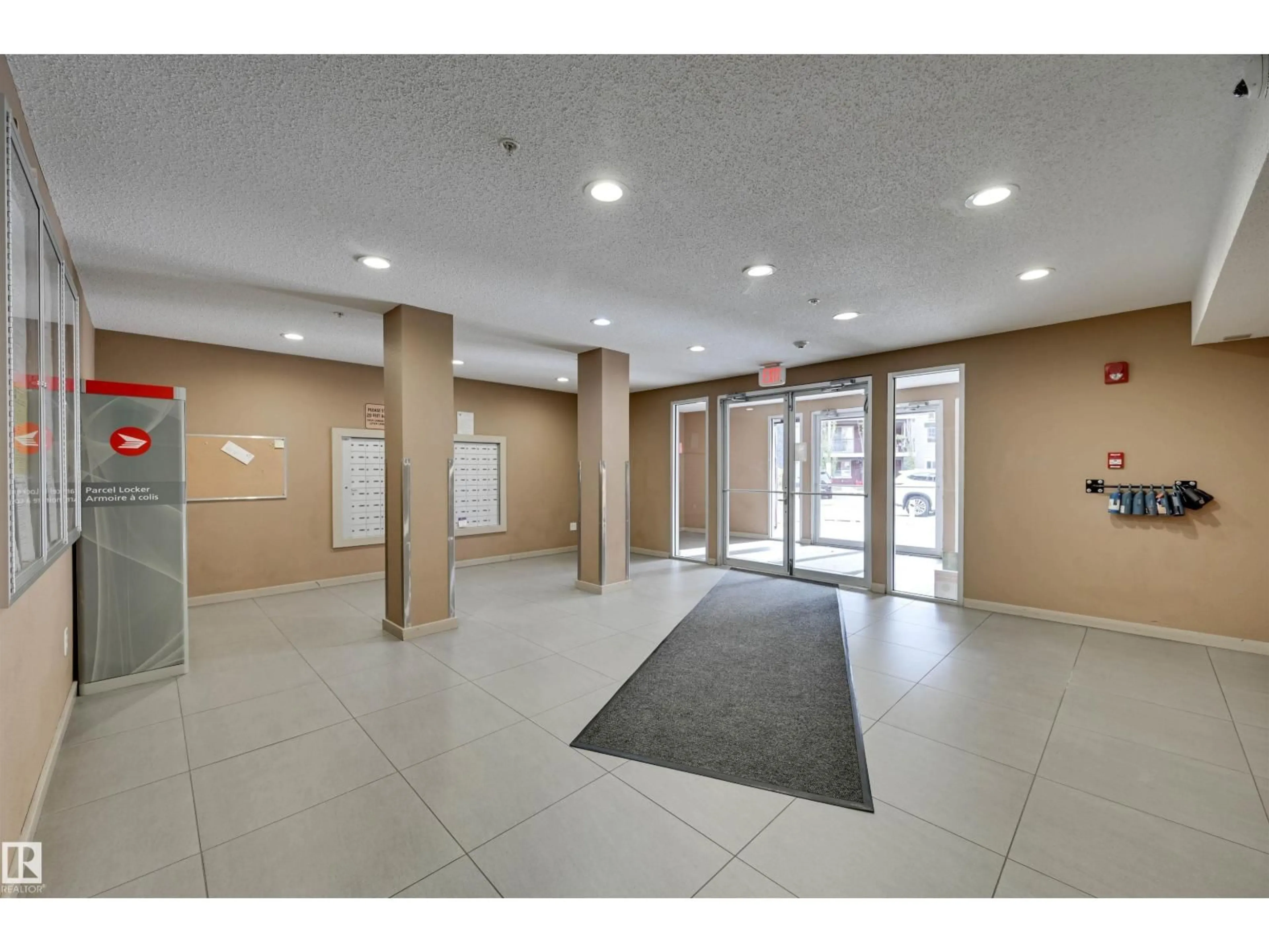 Indoor foyer for 415 - 1070 MCCONACHIE BV, Edmonton Alberta T5Y0X1