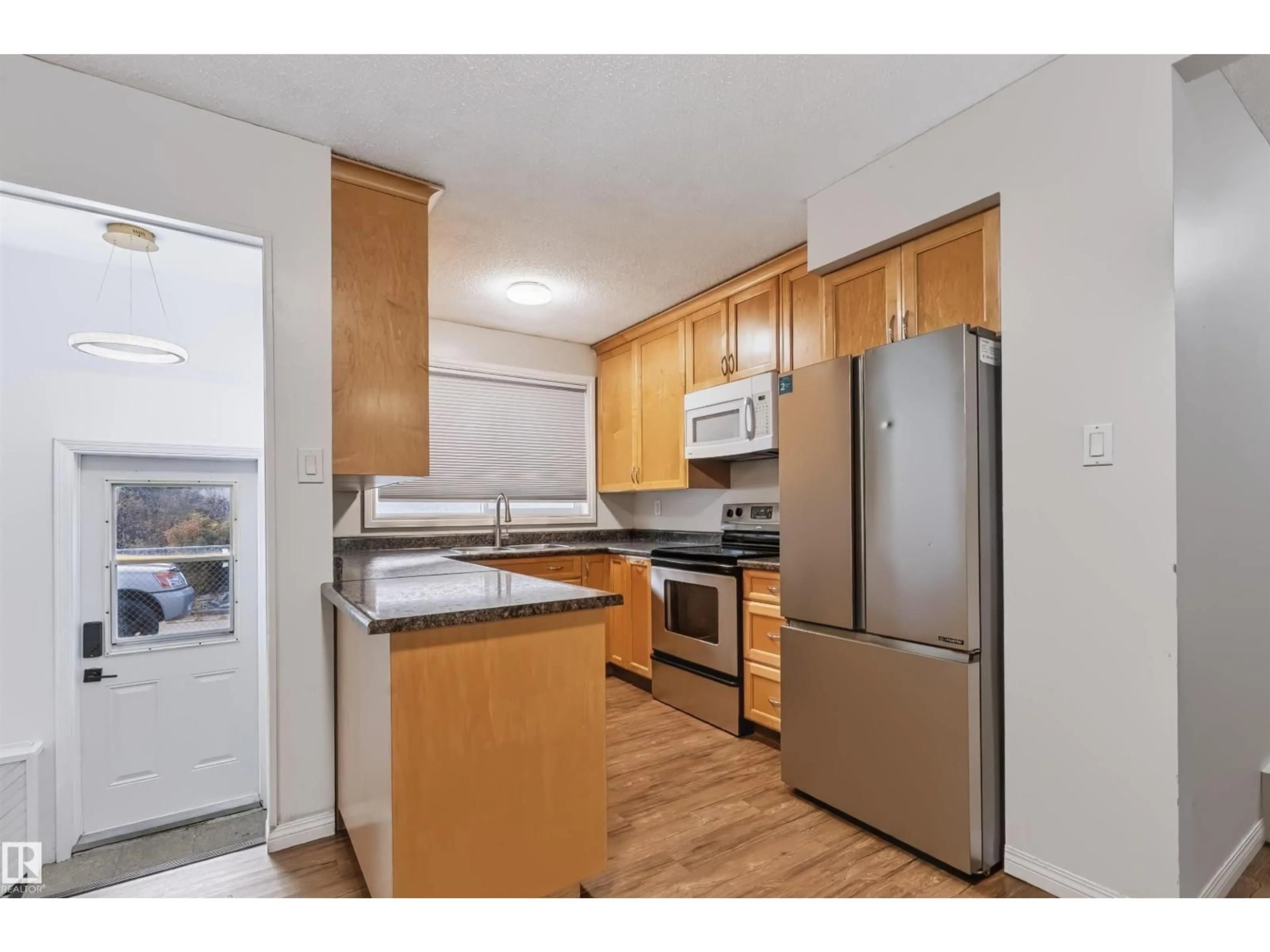 Standard kitchen, wood/laminate floor for 4504 43B AV, Leduc Alberta T9E4R1