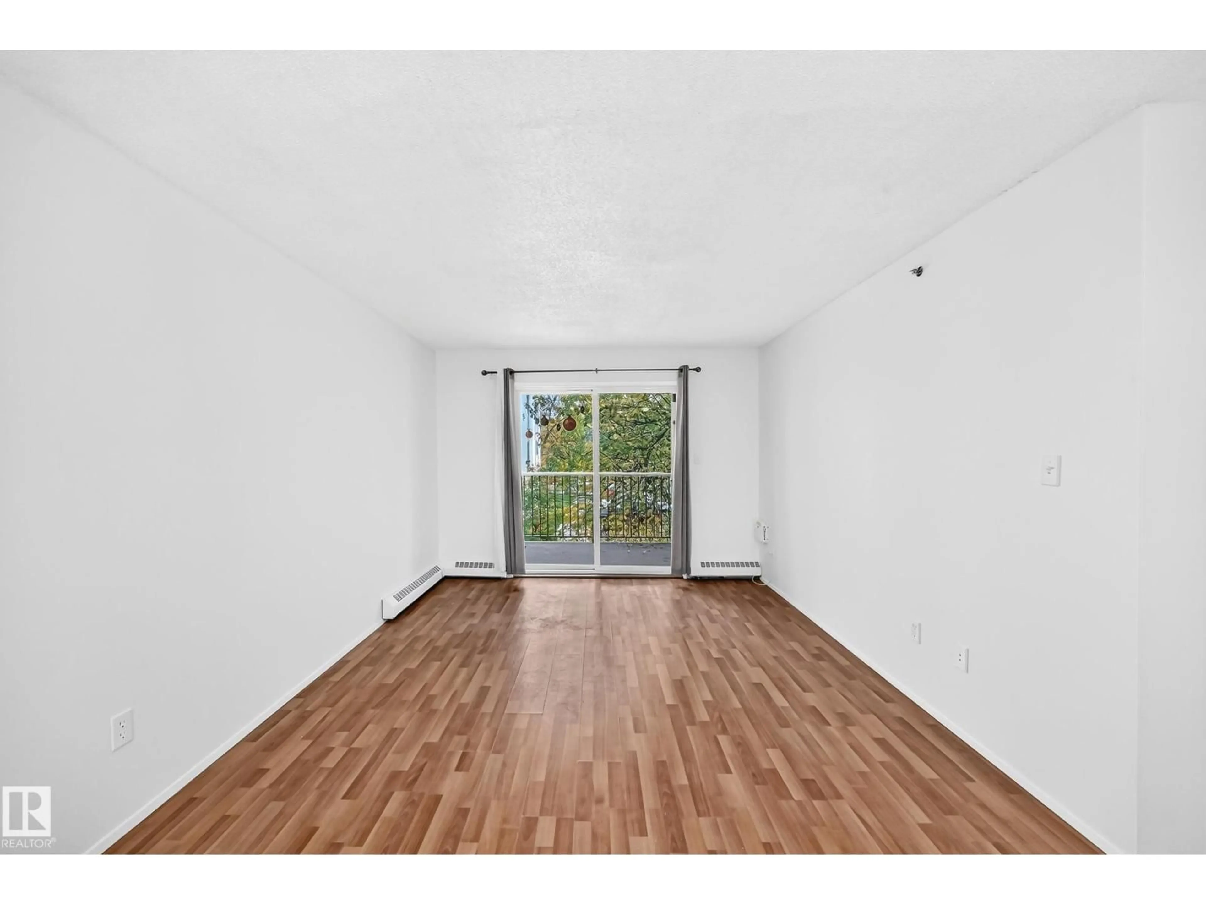 A pic of a room for #212 - 11218 80 ST, Edmonton Alberta T5B4V9