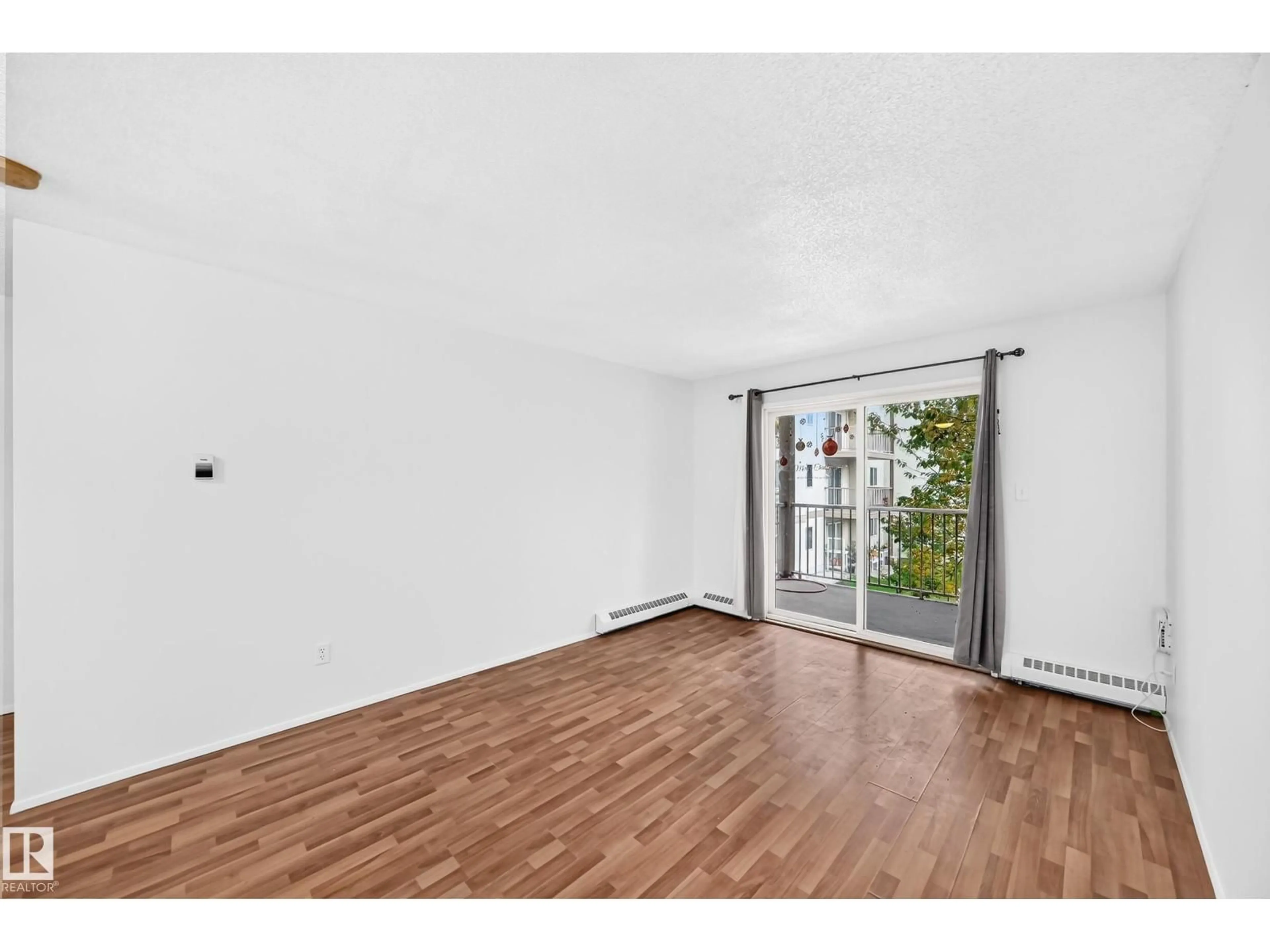 A pic of a room for #212 - 11218 80 ST, Edmonton Alberta T5B4V9