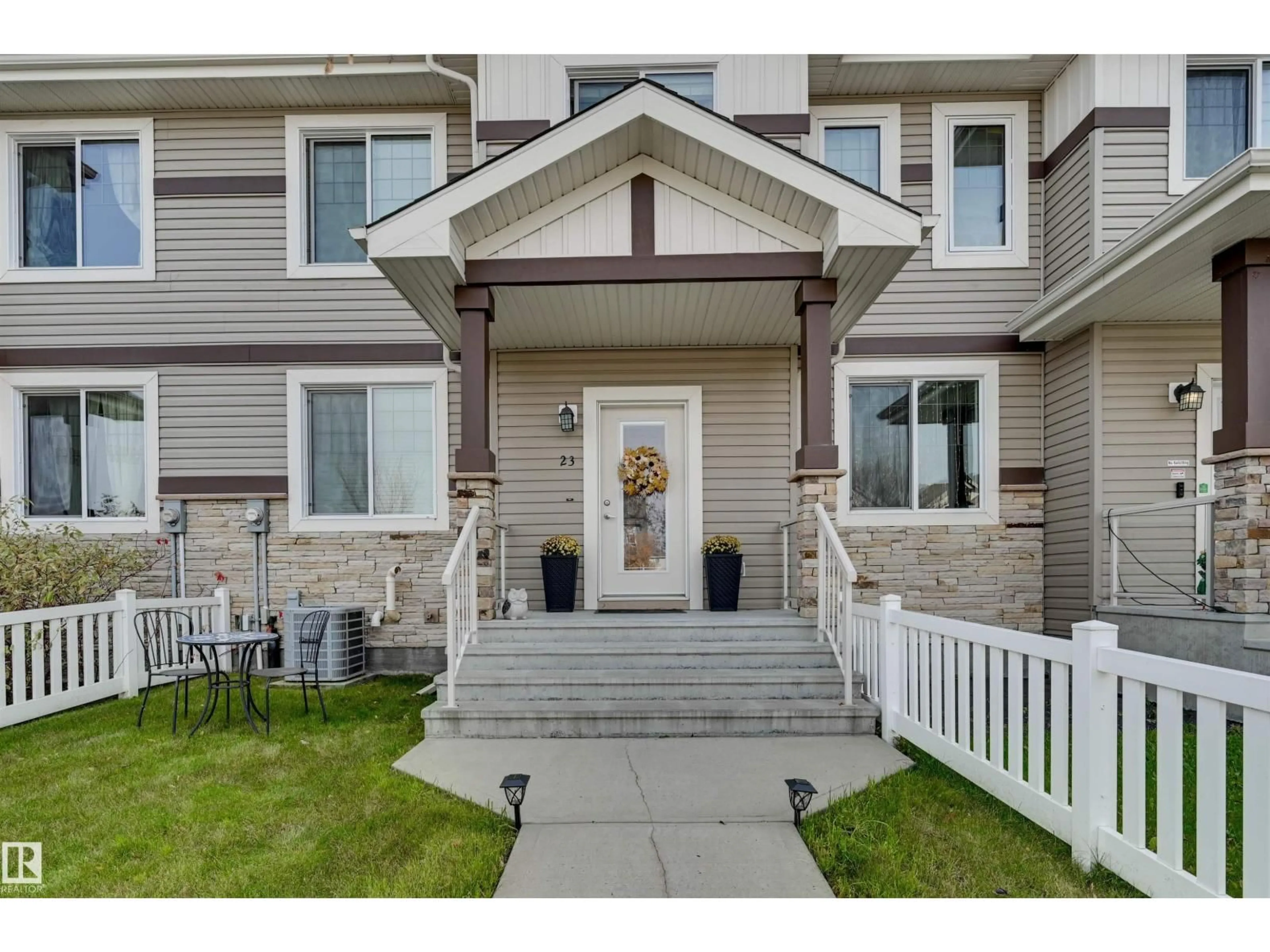 Indoor entryway for 23 SIERRA WD, Fort Saskatchewan Alberta T8L0T3
