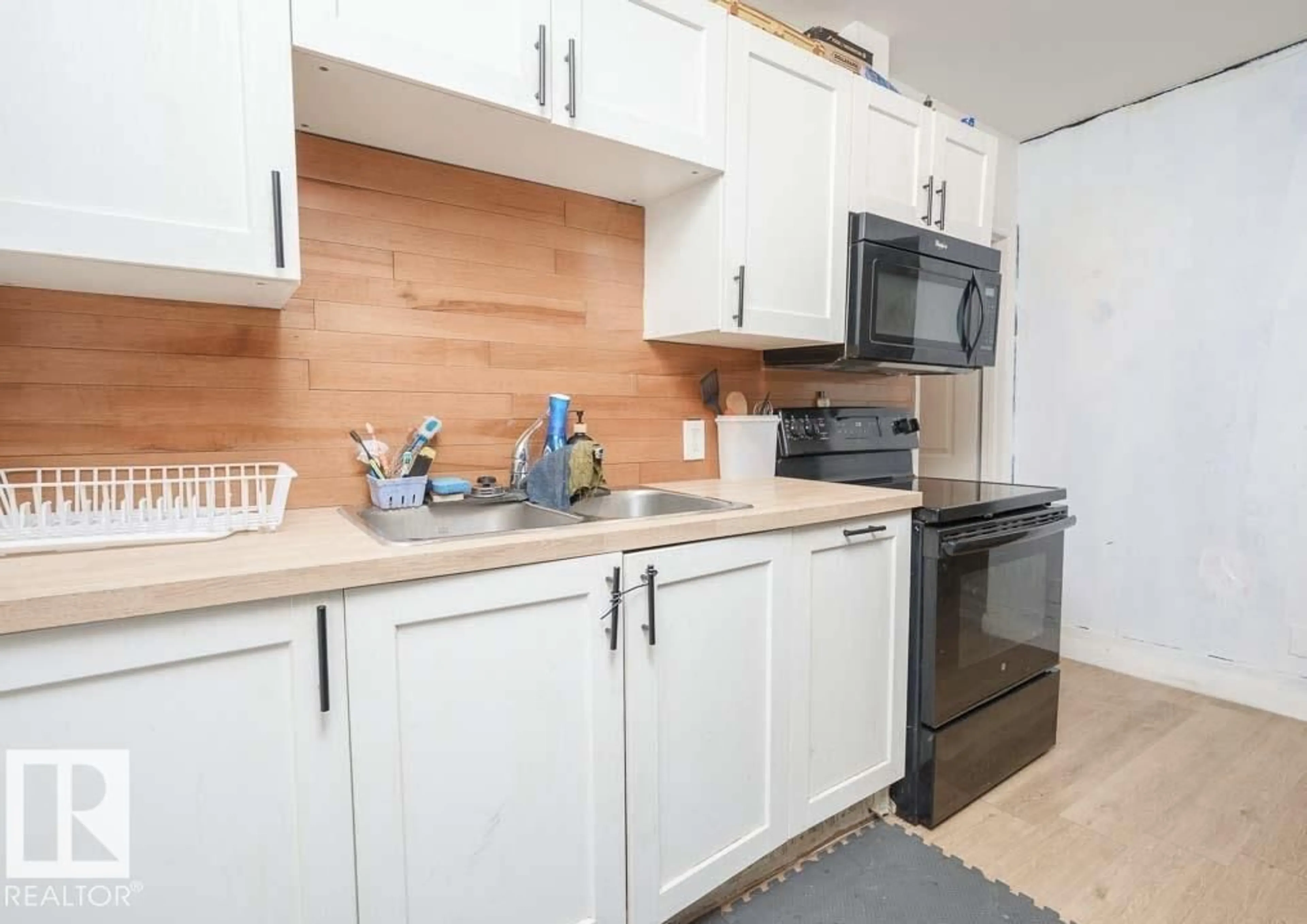 Standard kitchen, unknown for 11308 94 ST, Edmonton Alberta T5G1H3
