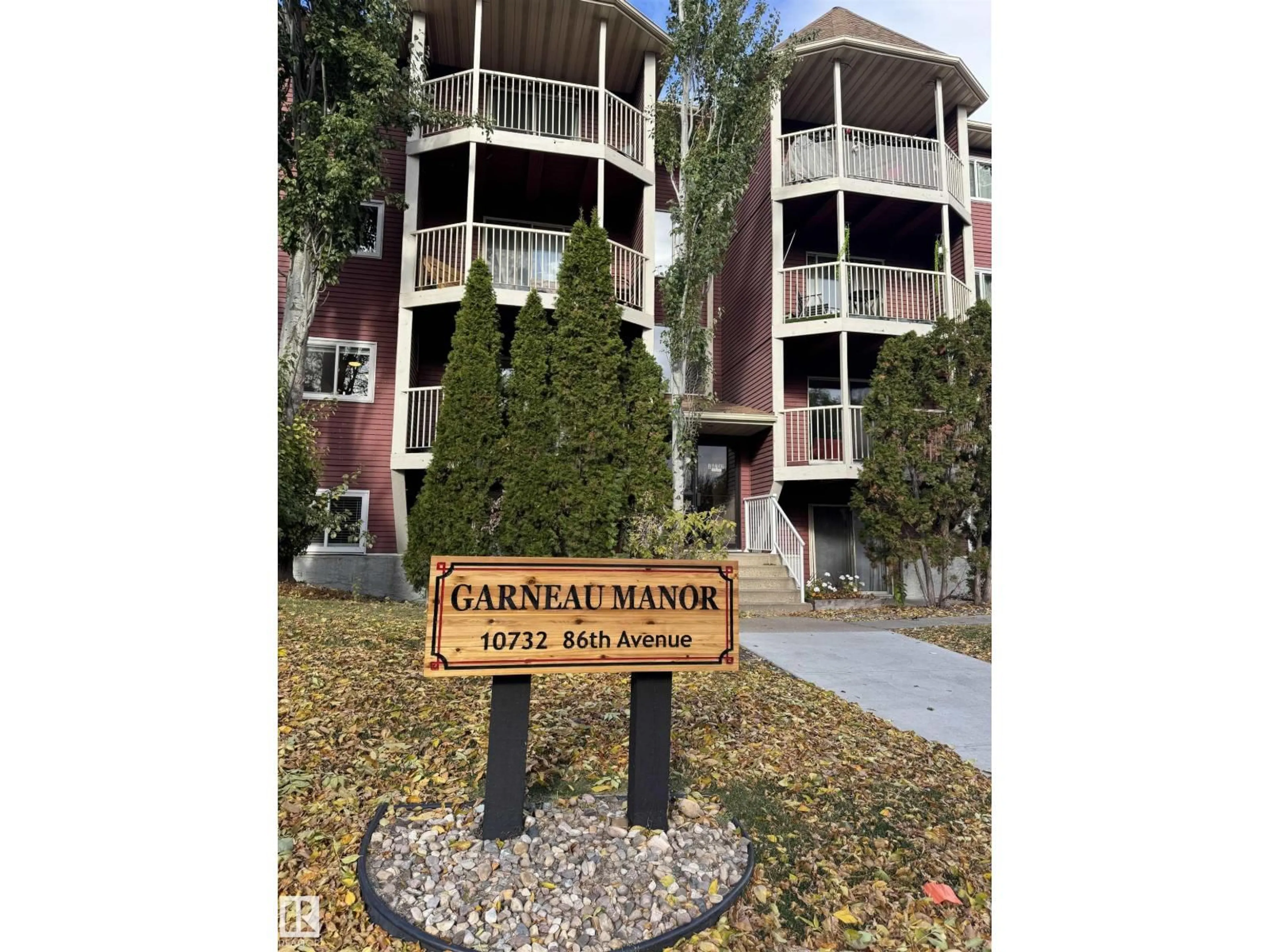 Unknown for 201 - 10732 86 AV, Edmonton Alberta T6E2M9