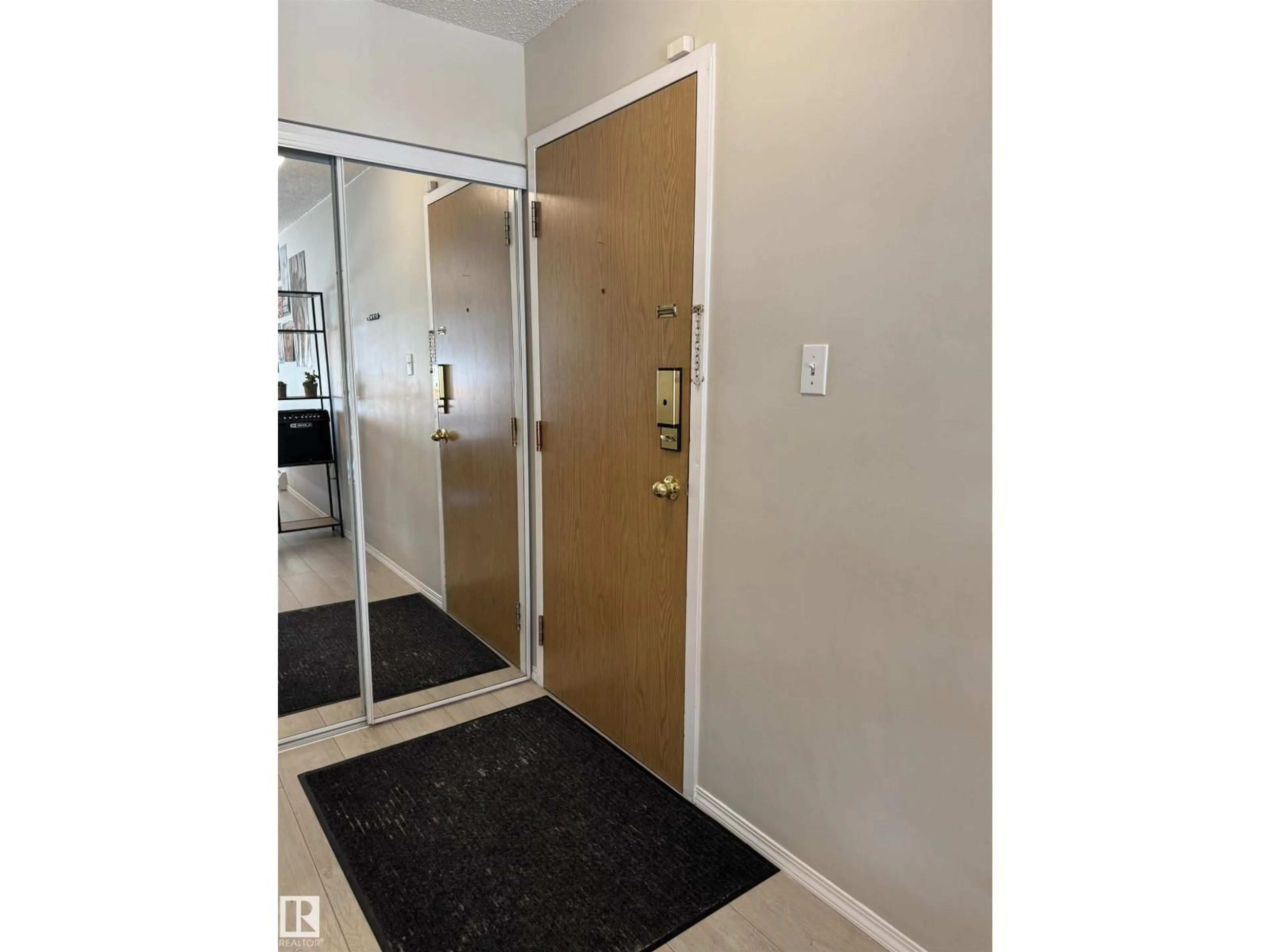 Unknown for 201 - 10732 86 AV, Edmonton Alberta T6E2M9