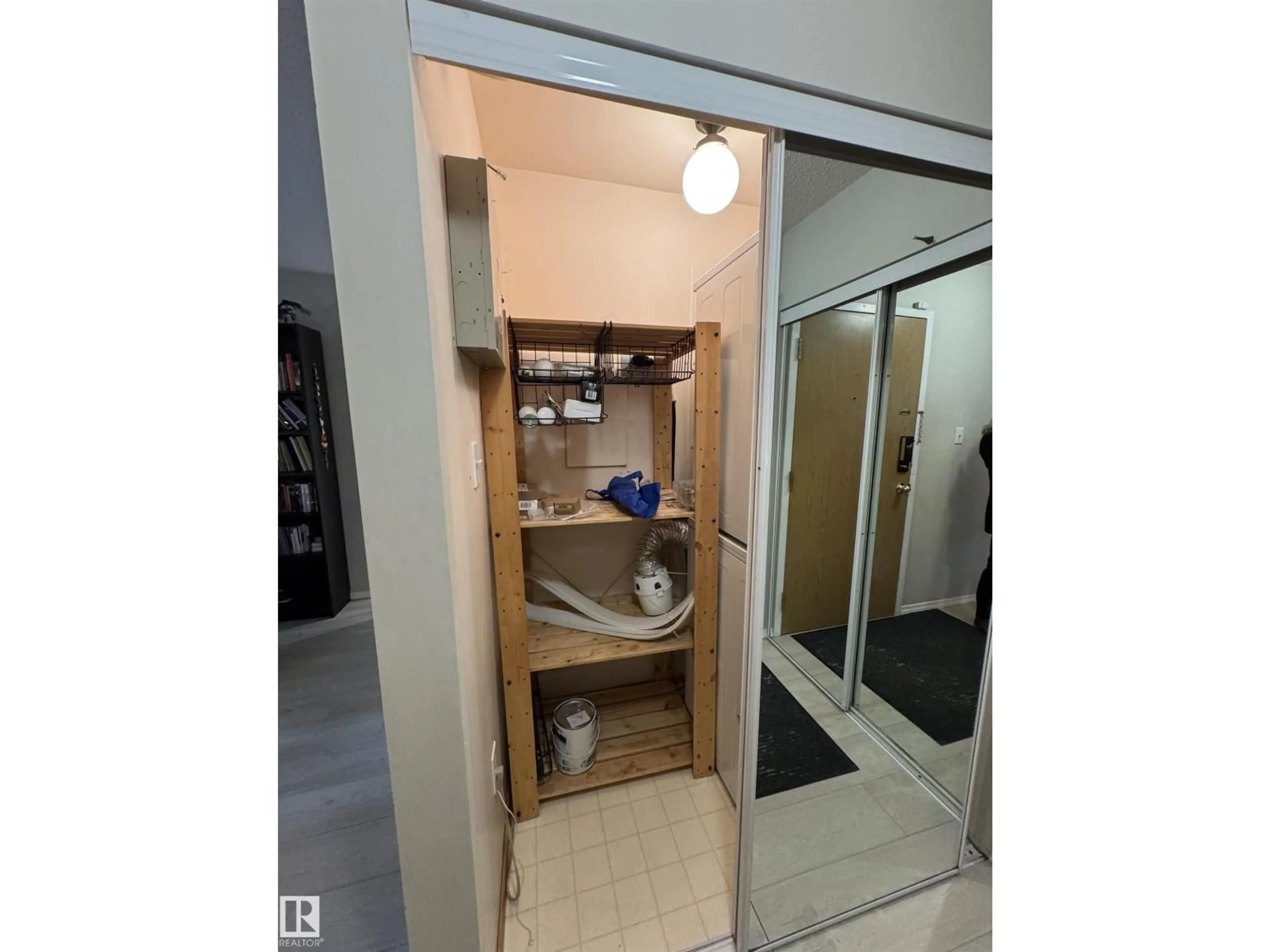 Unknown for 201 - 10732 86 AV, Edmonton Alberta T6E2M9