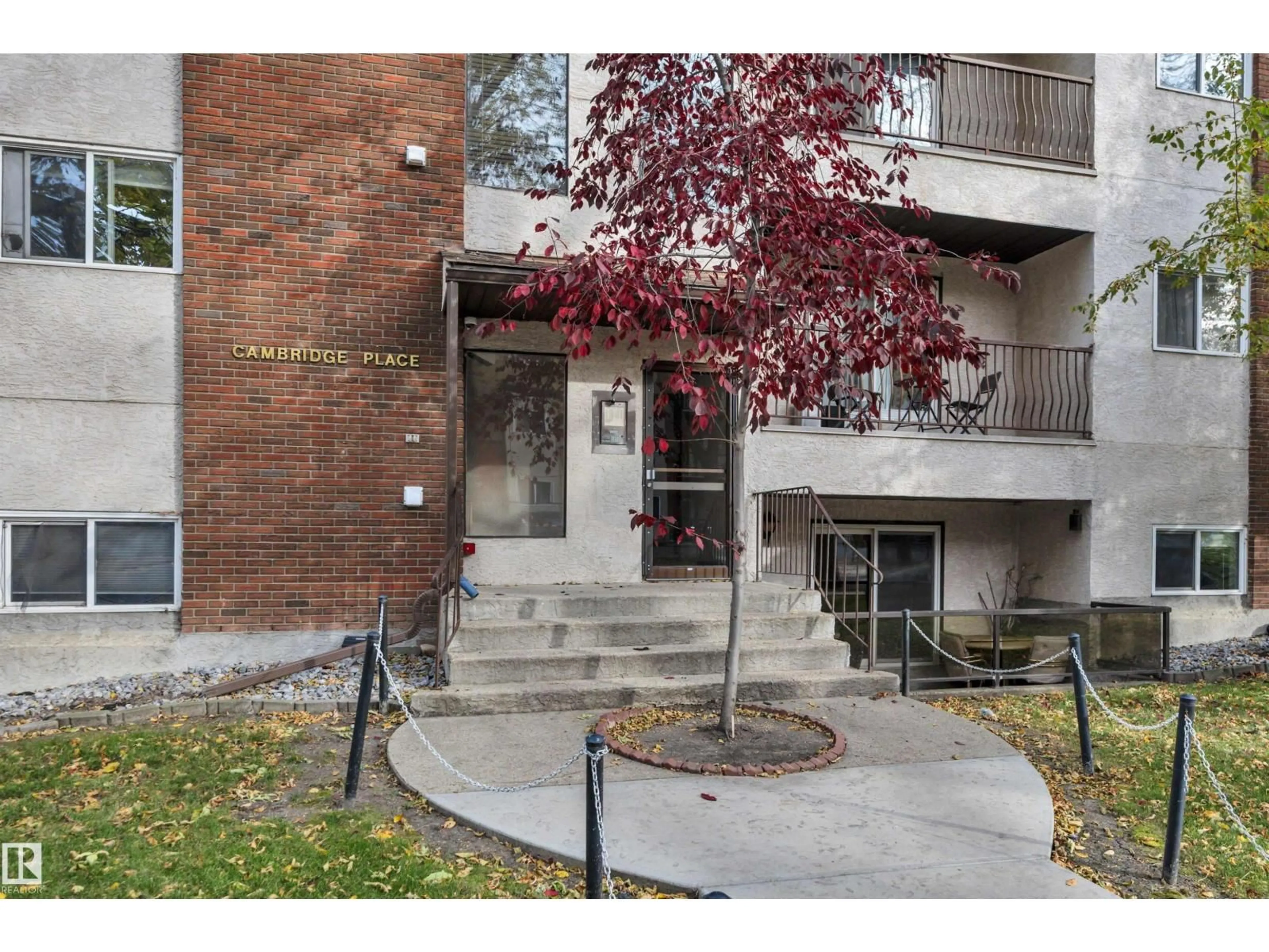 Unknown for #006 - 10520 80 AV, Edmonton Alberta T6E1V3