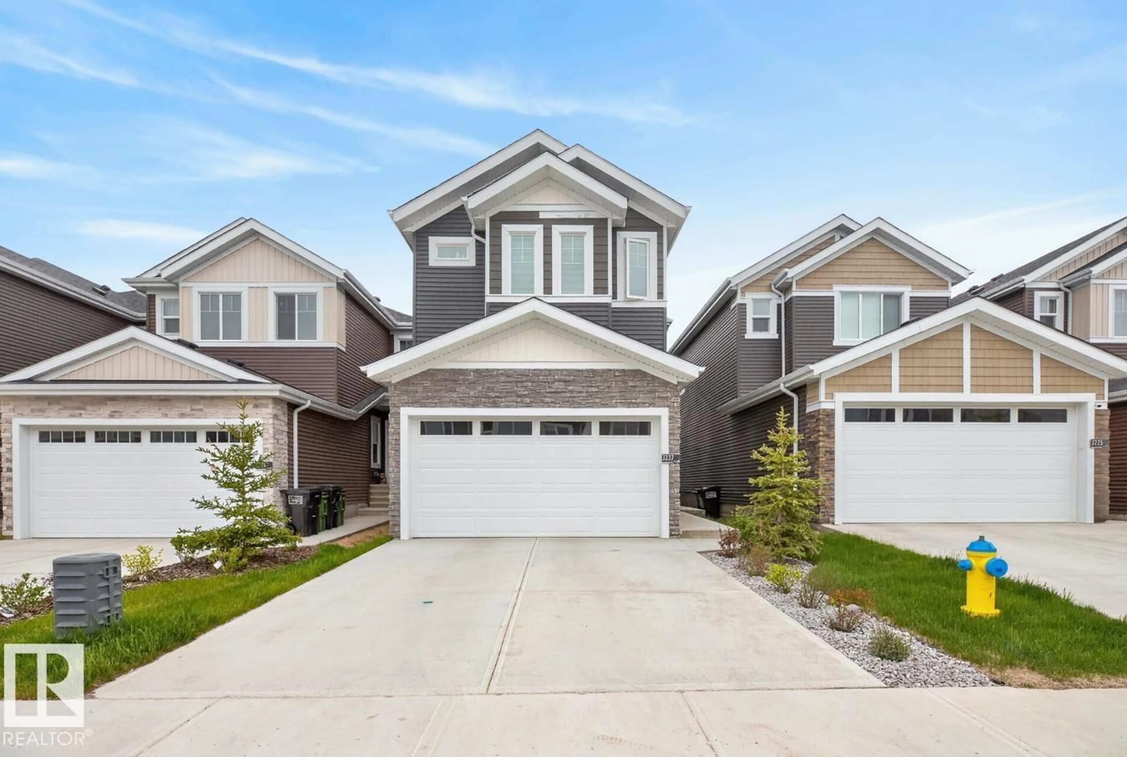 Home with vinyl exterior material, street for NW - 3227 MAGPIE LI, Edmonton Alberta T5S0V4