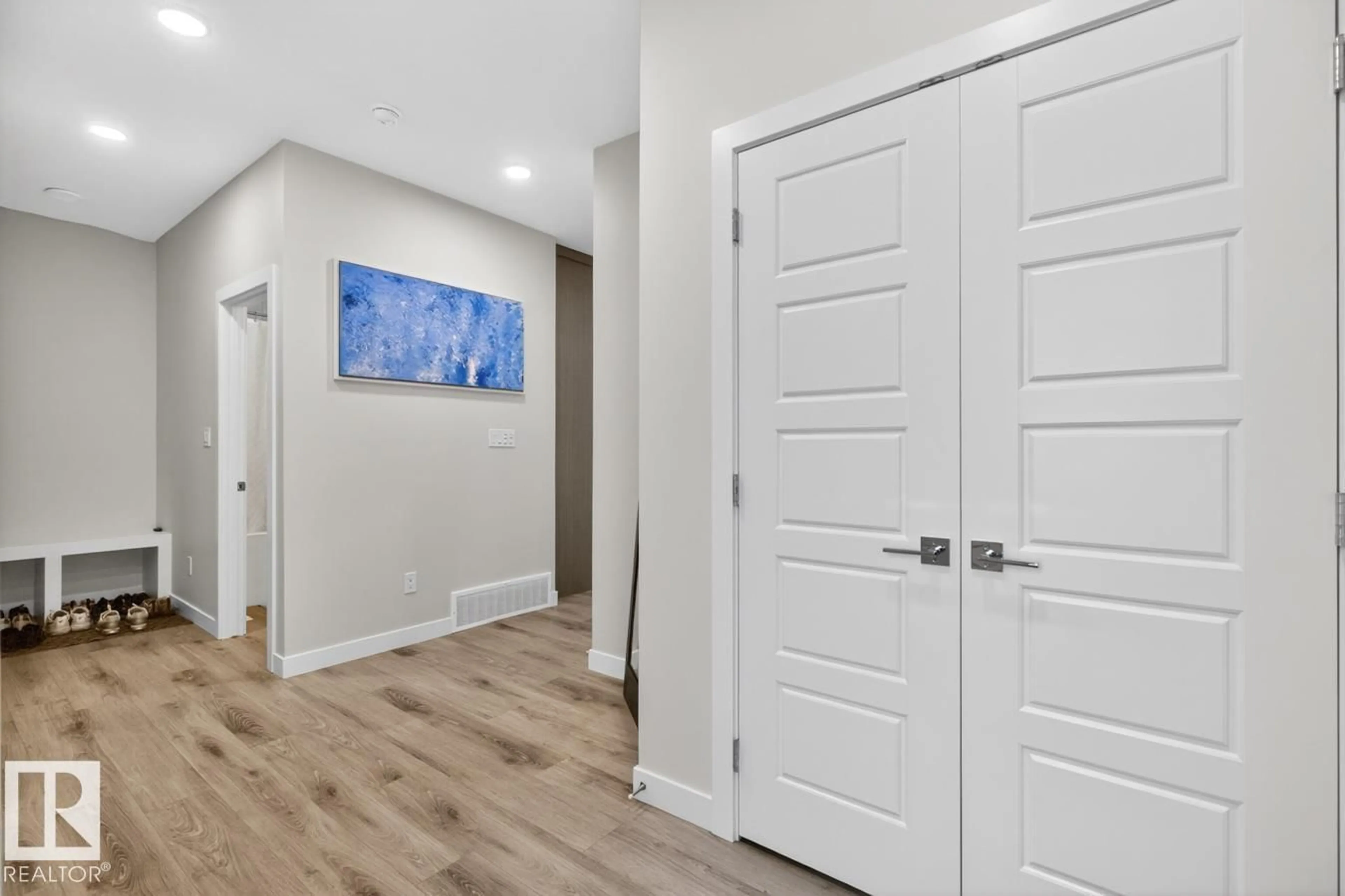 Indoor entryway for NW - 3227 MAGPIE LI, Edmonton Alberta T5S0V4