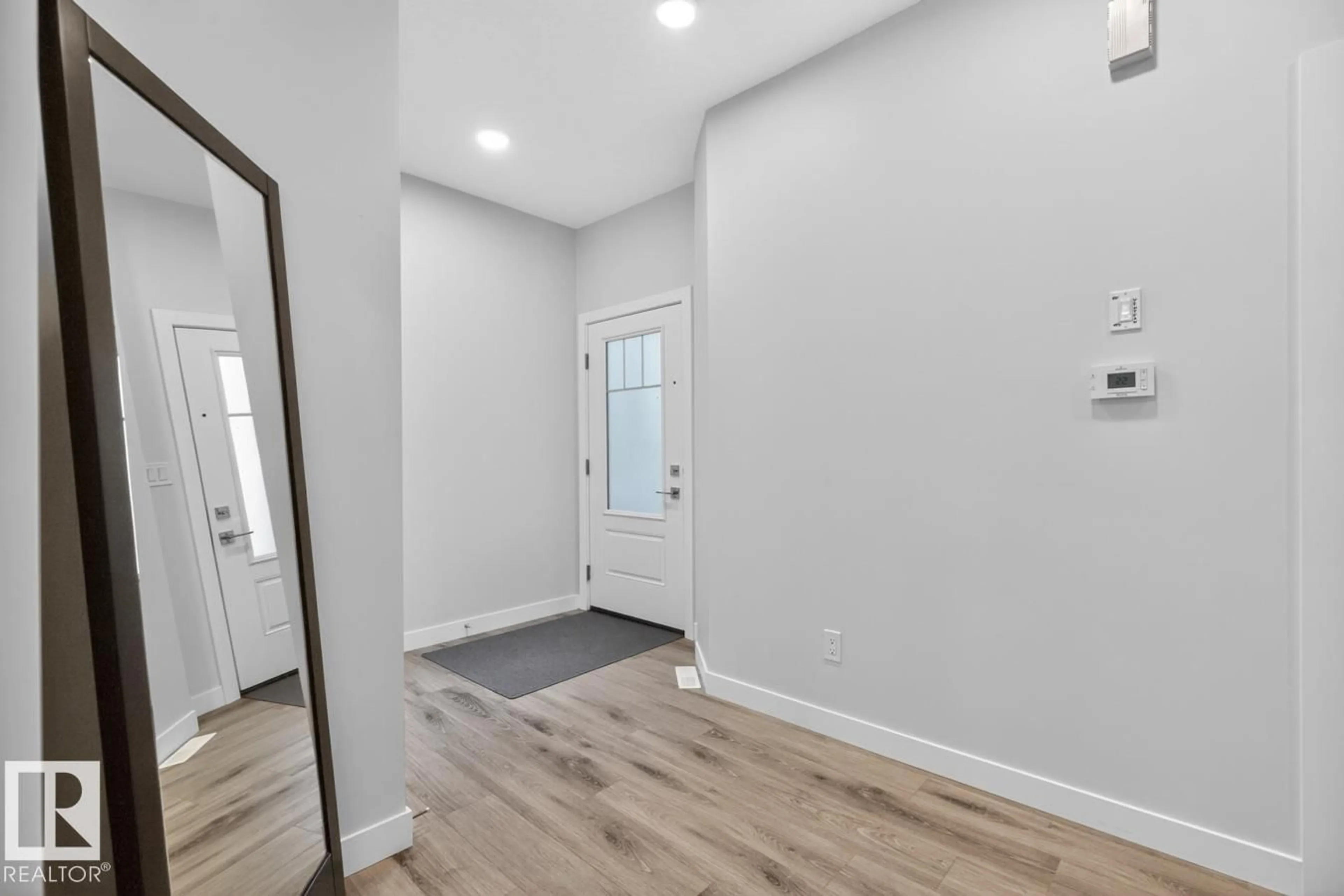 Indoor entryway for NW - 3227 MAGPIE LI, Edmonton Alberta T5S0V4