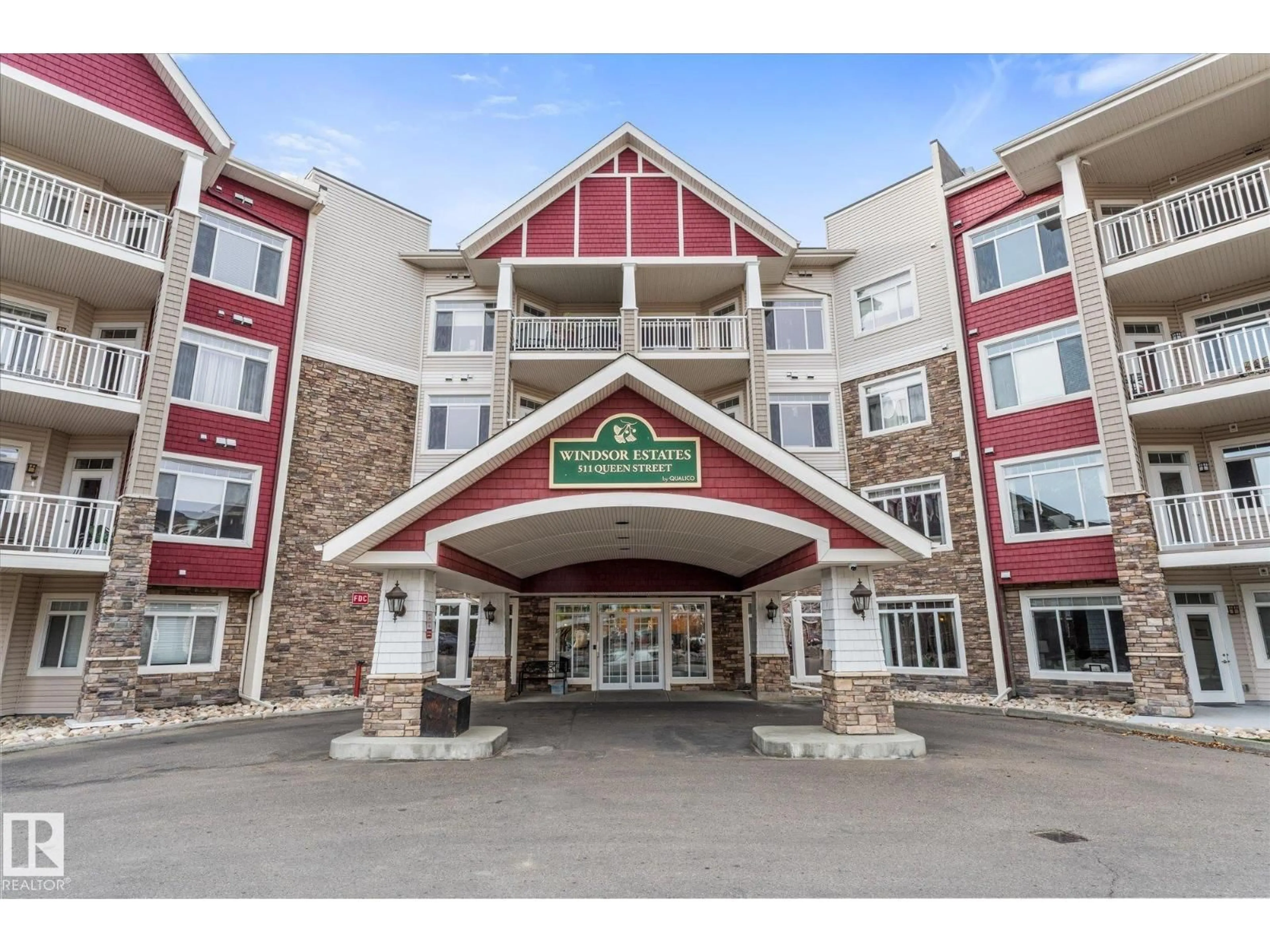 Indoor foyer for 331 QUEEN ST, Spruce Grove Alberta T7X0G4