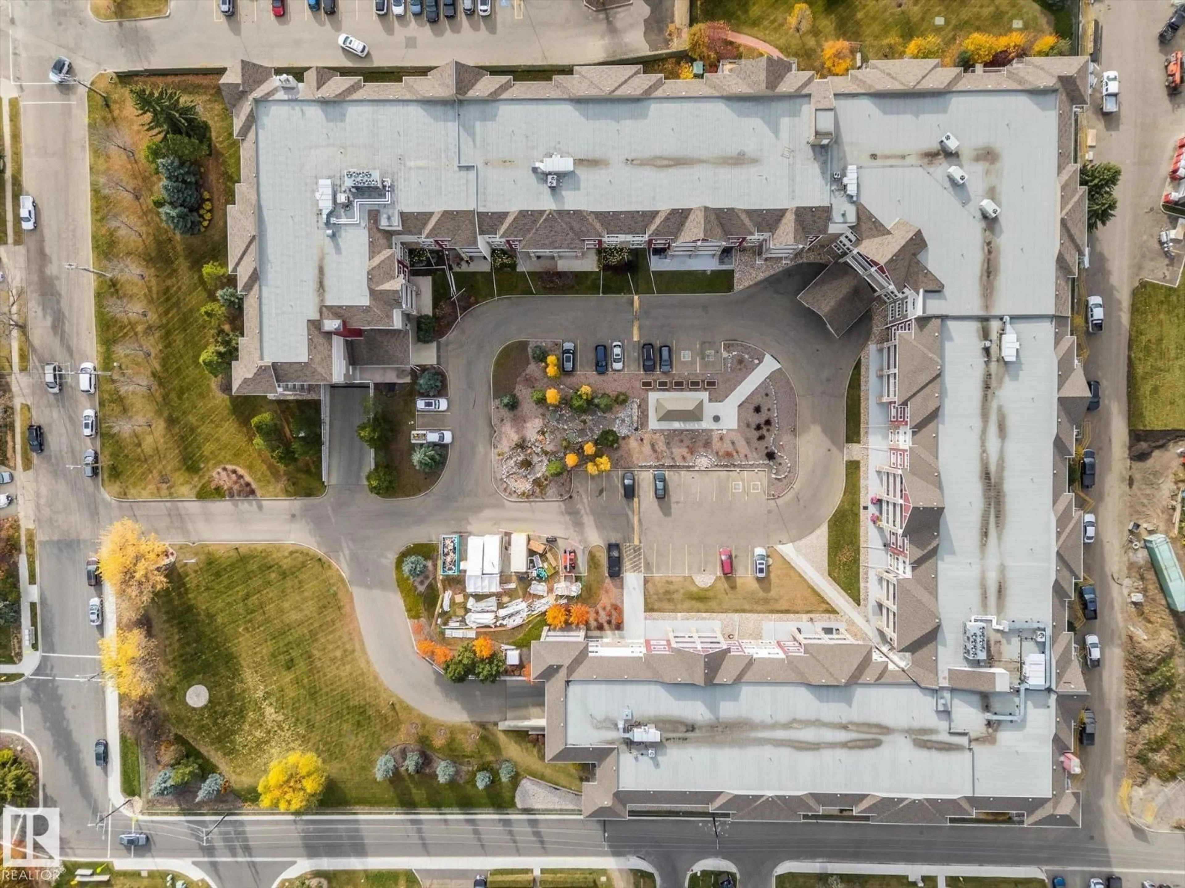 A pic from outside/outdoor area/front of a property/back of a property/a pic from drone, street for 331 QUEEN ST, Spruce Grove Alberta T7X0G4