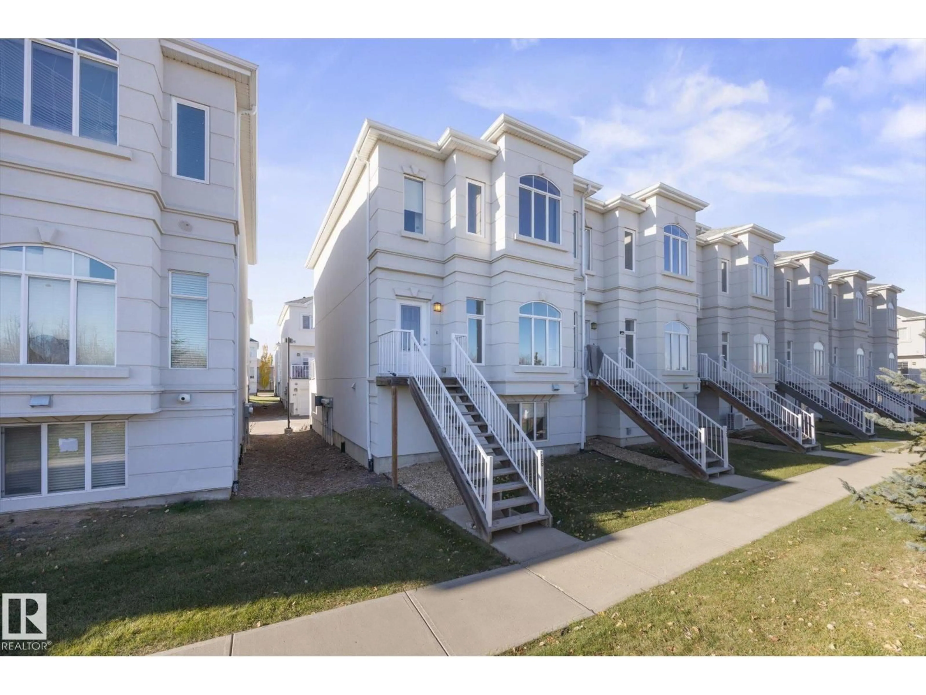 Unknown for 16 723 172 ST, Edmonton Alberta T6W2N6