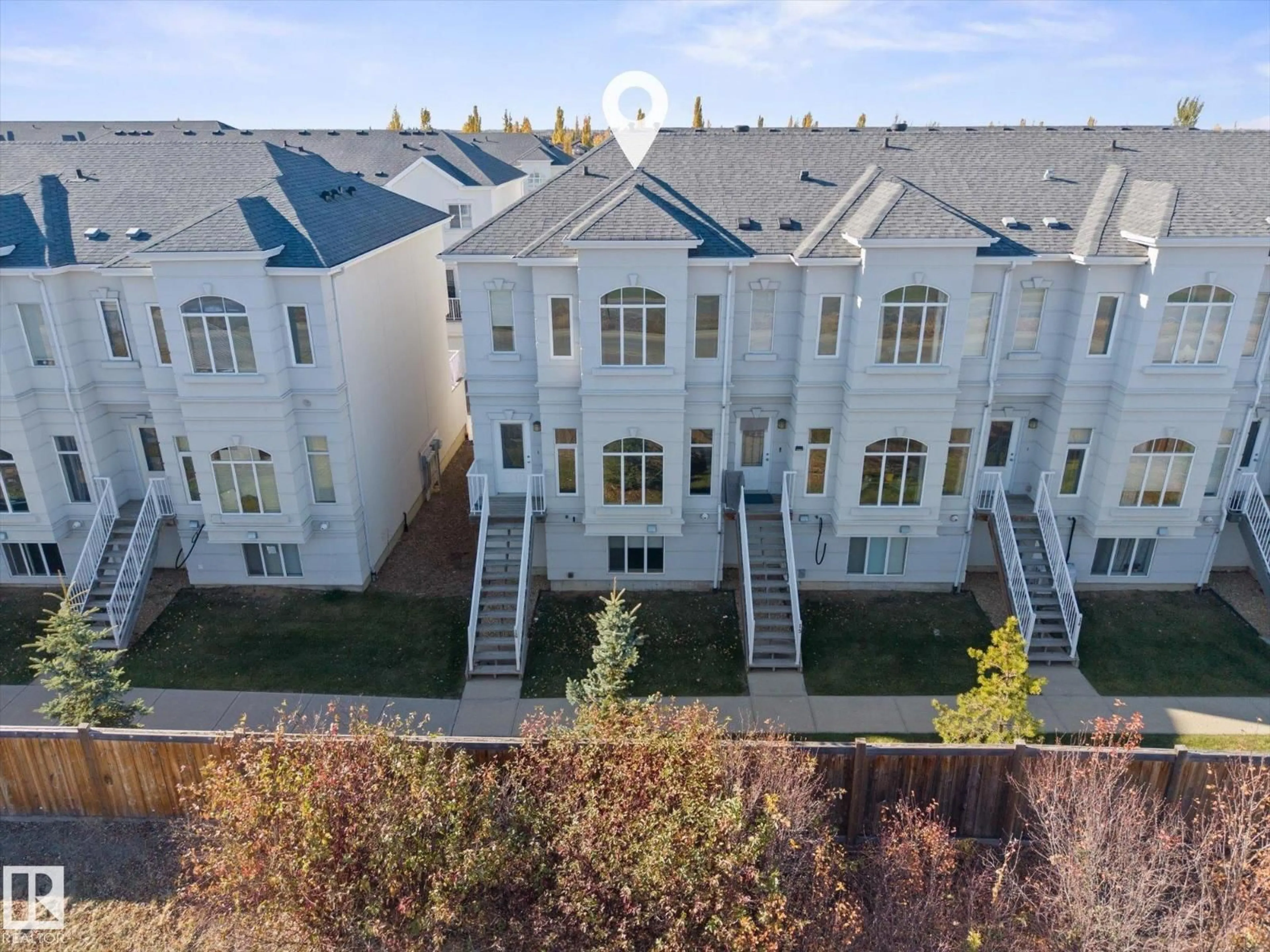 A pic from outside/outdoor area/front of a property/back of a property/a pic from drone, unknown for 16 723 172 ST, Edmonton Alberta T6W2N6