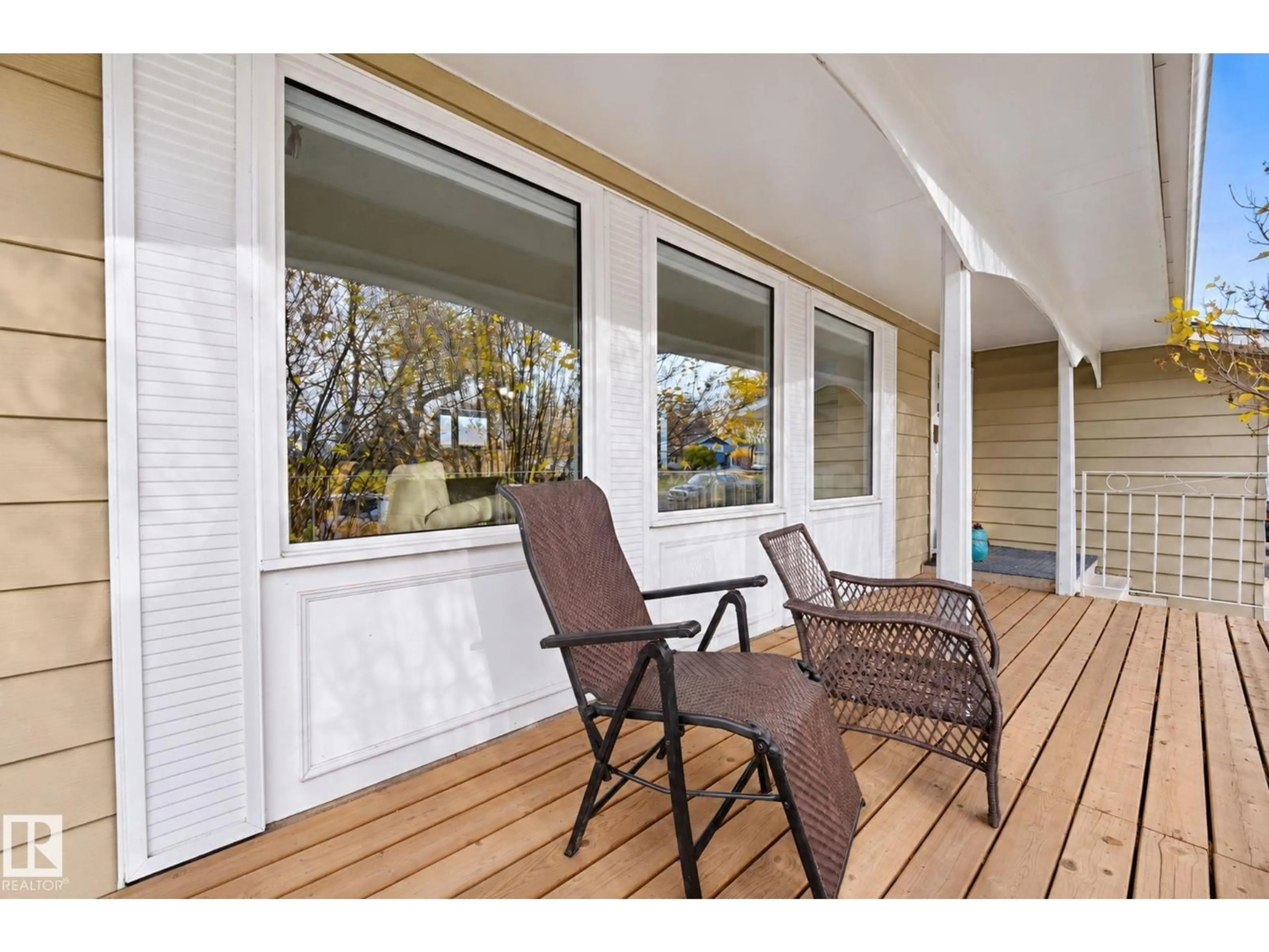 Patio, water/lake/river/ocean view for 9 AKINS DR, St. Albert Alberta T8N2H6