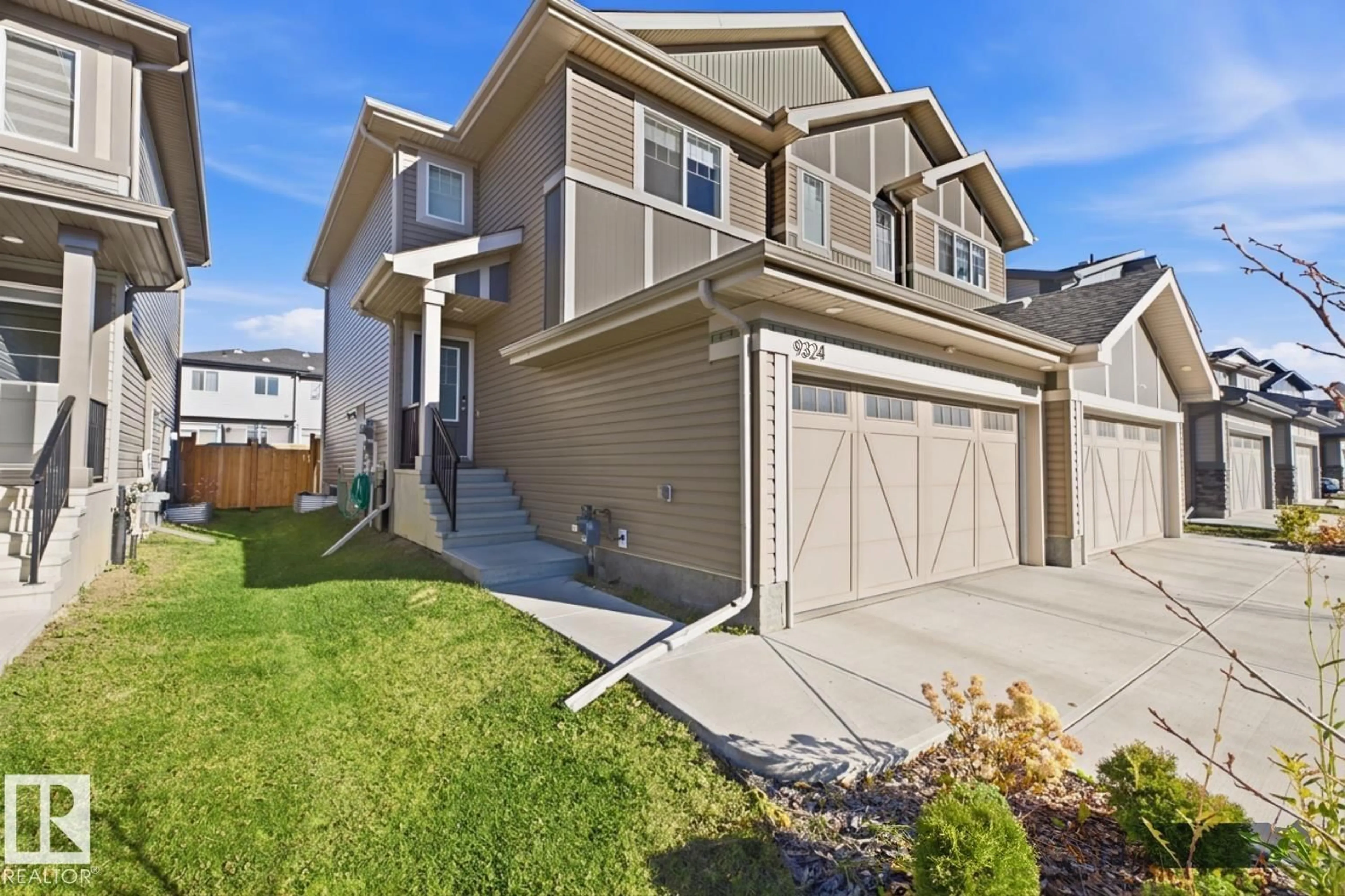Home with vinyl exterior material, street for SW - 9324 COOPER BN, Edmonton Alberta T6W4M4