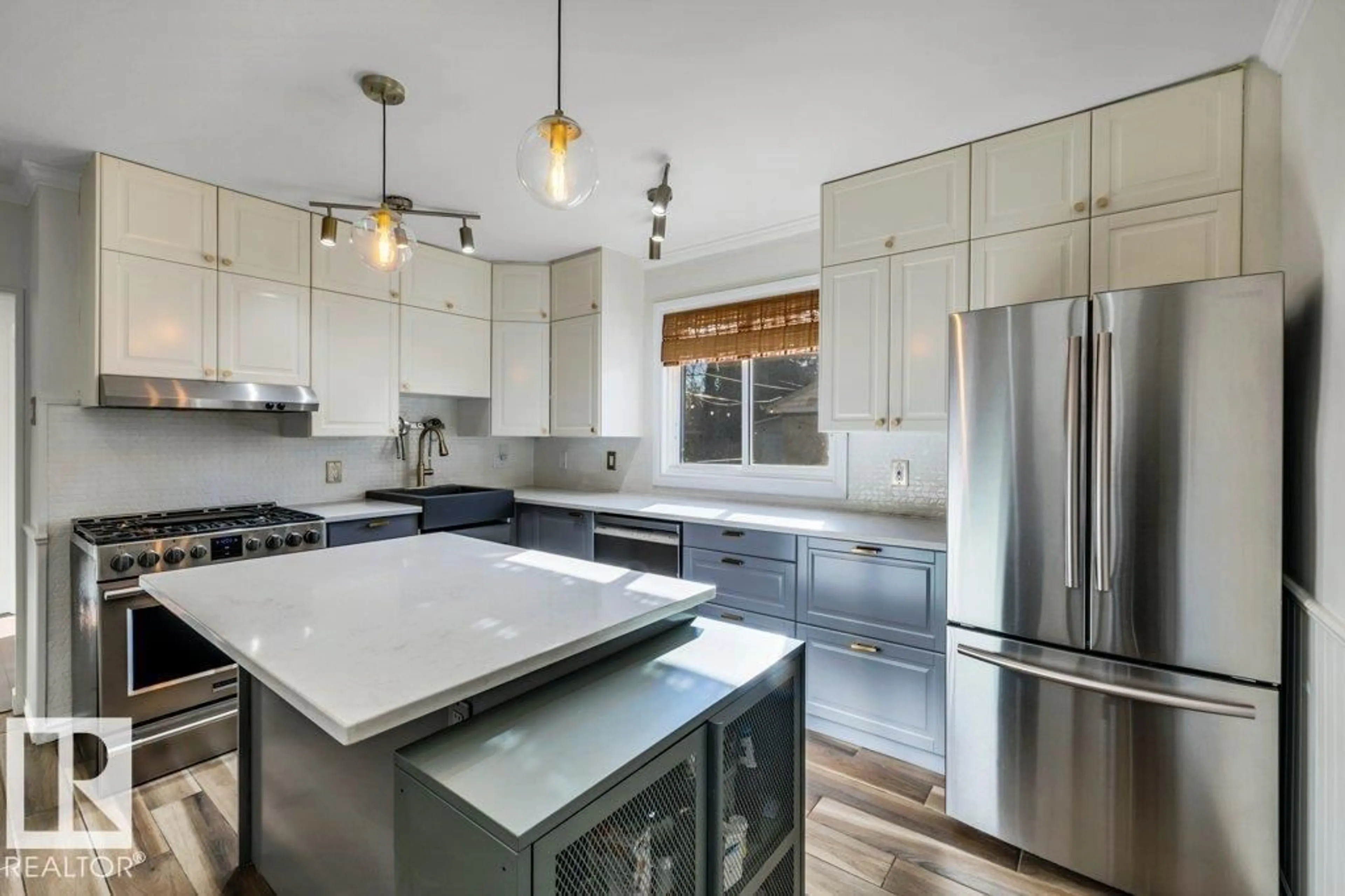 Contemporary kitchen, unknown for NW - 7747 79 AV, Edmonton Alberta T6C0P5