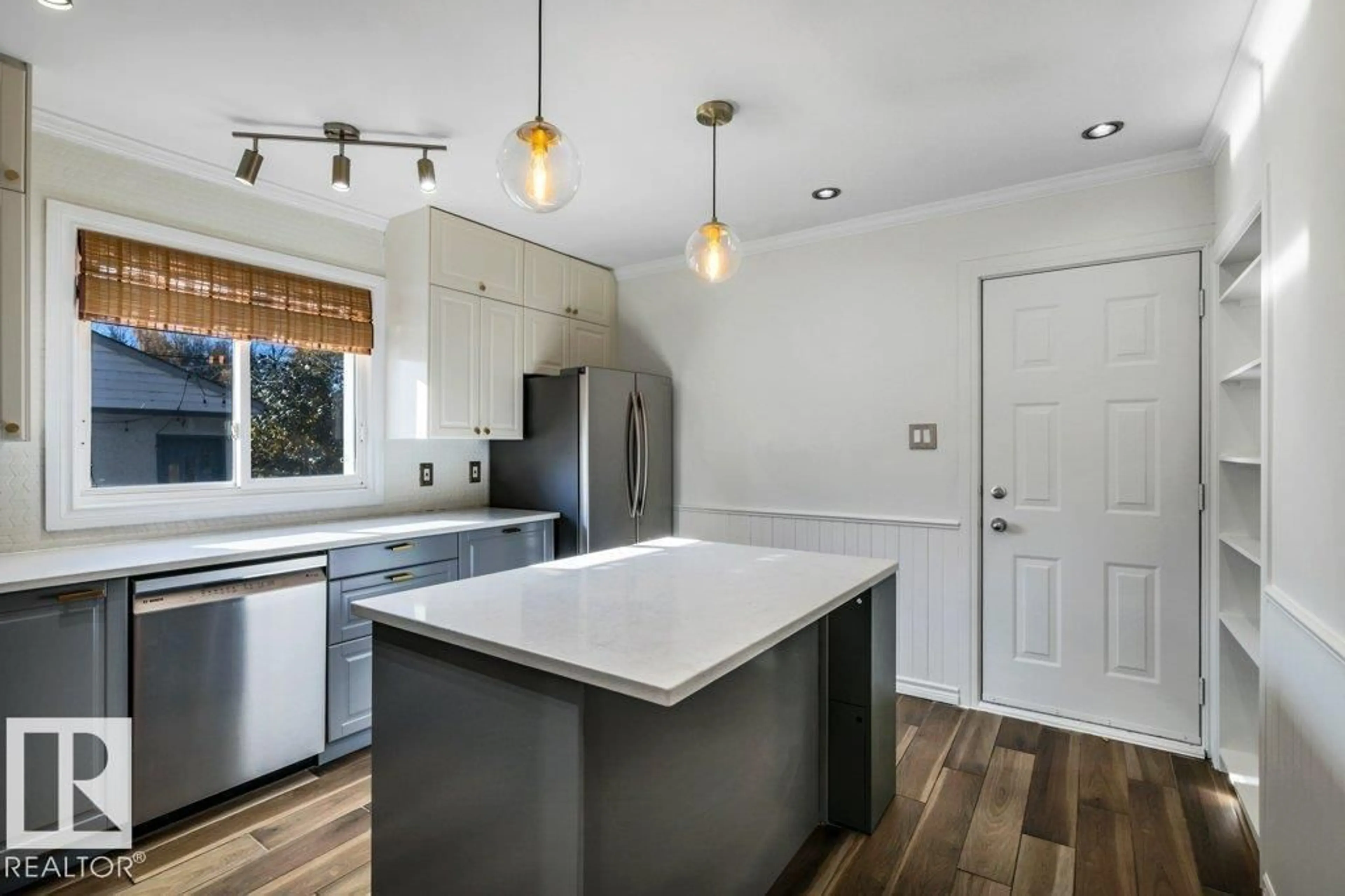 Open concept kitchen, unknown for NW - 7747 79 AV, Edmonton Alberta T6C0P5
