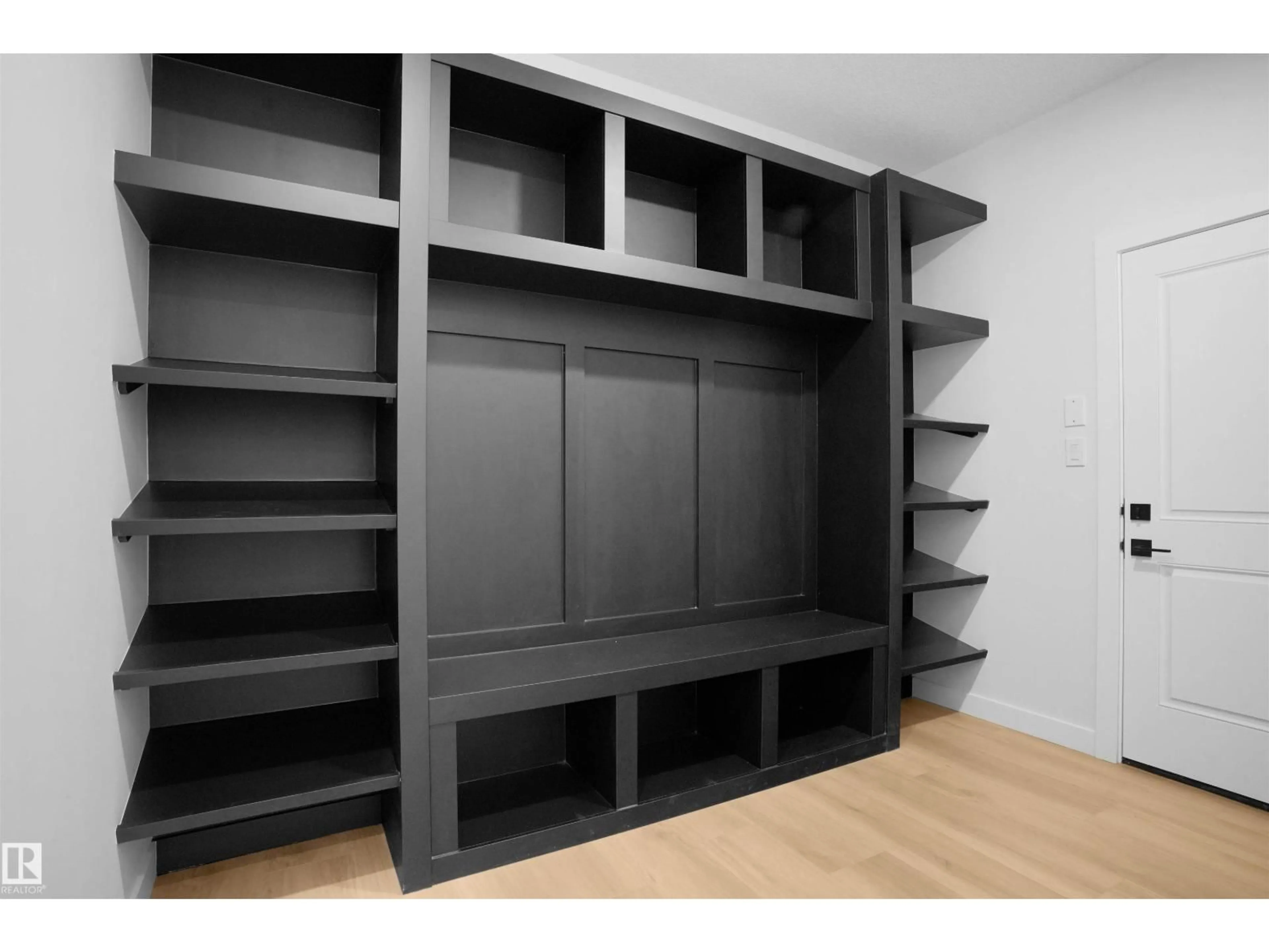 Storage room or clothes room or walk-in closet for 3284 CHERNOWSKI WY, Edmonton Alberta T6W5V6