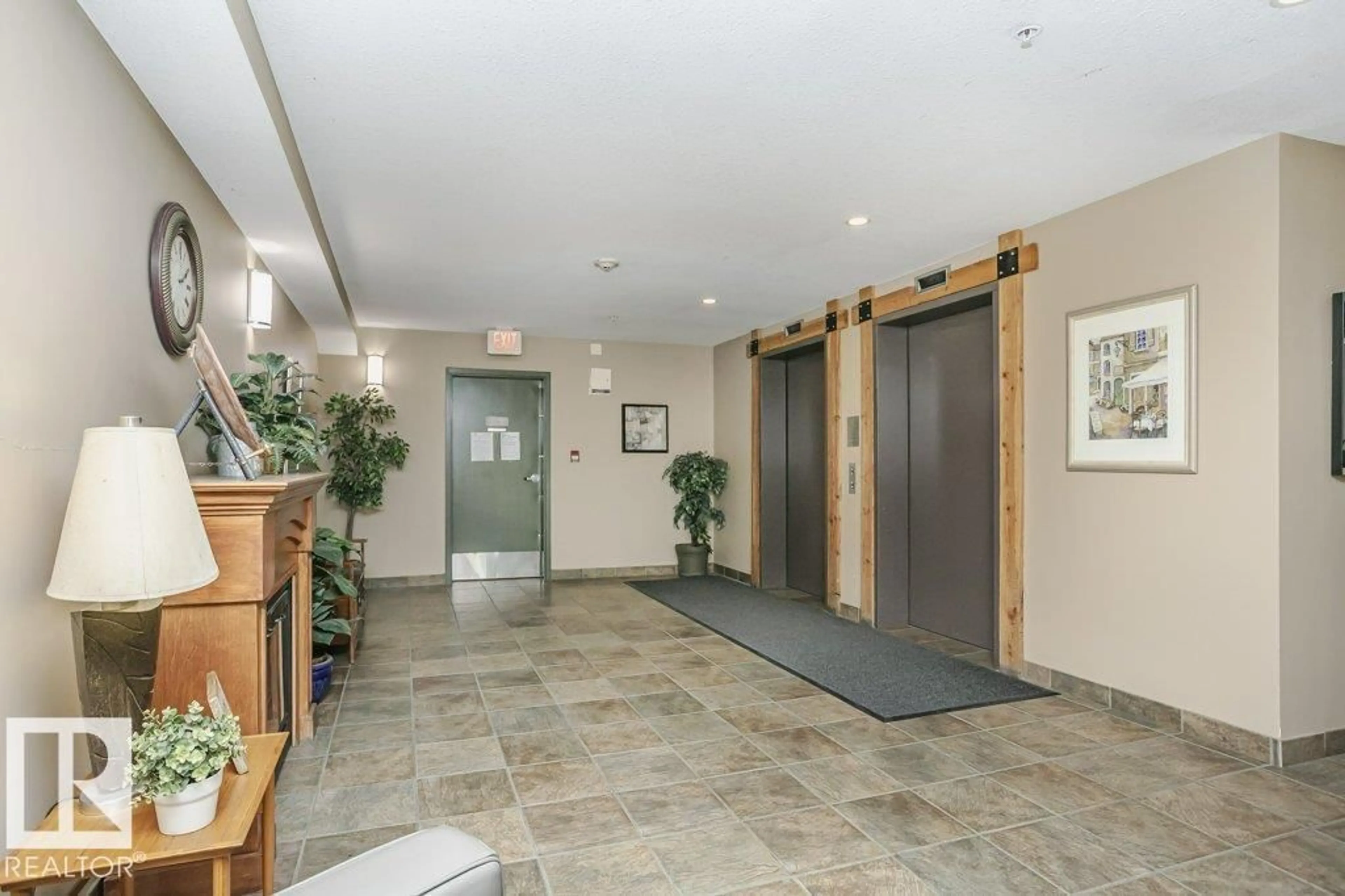 Indoor foyer for NW - 325 278 SUDER GREENS DR, Edmonton Alberta T5T6V6