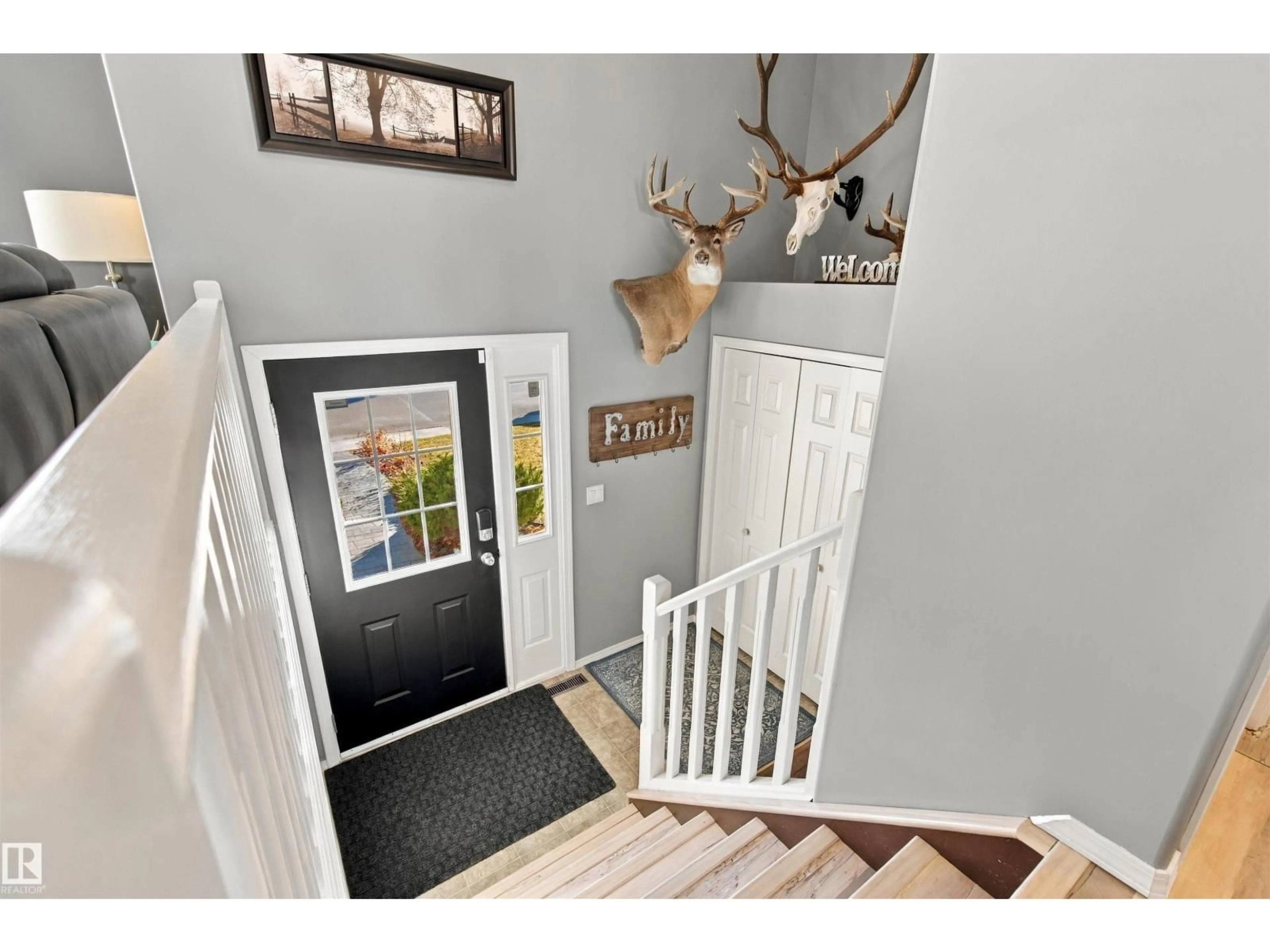 Indoor entryway for 3801 42 AVE, Bonnyville Town Alberta T9N2P4