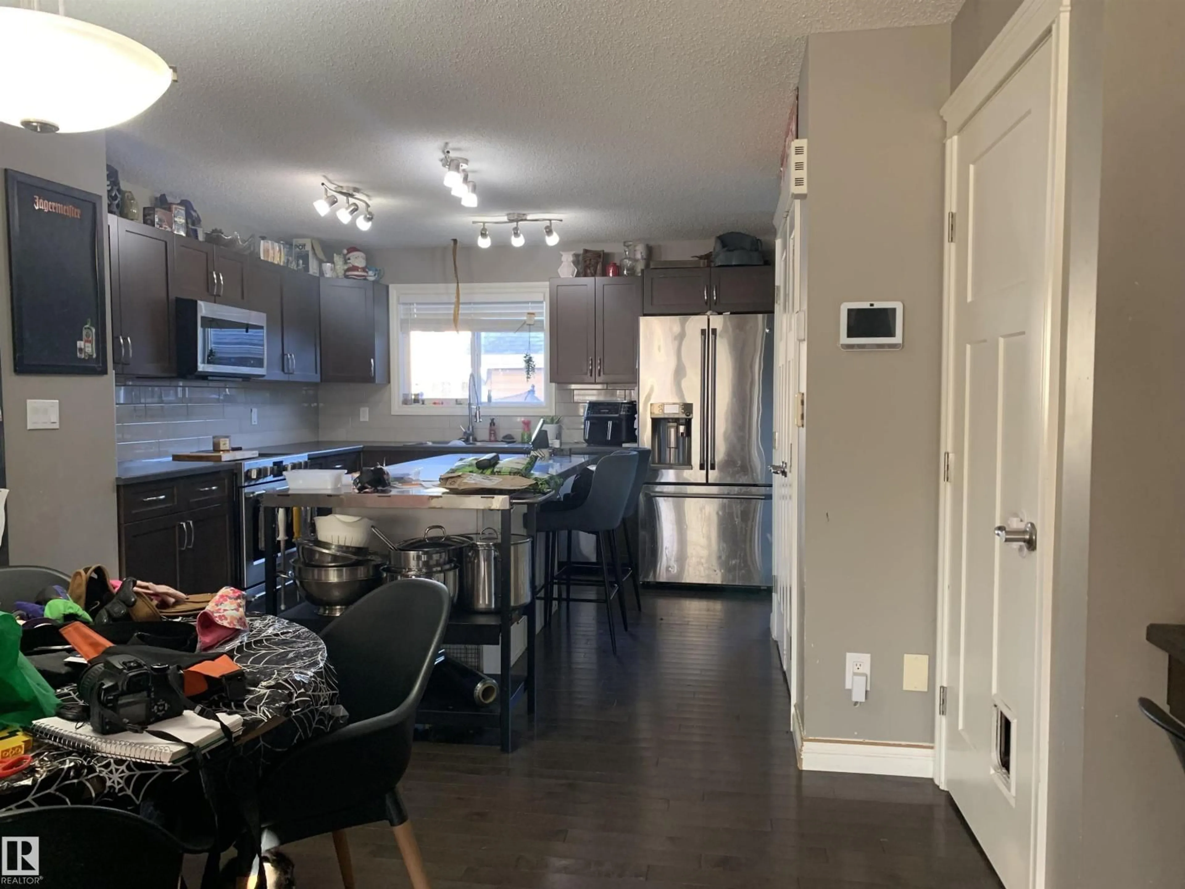 Open concept kitchen, unknown for 206 ROBINSON DR, Leduc Alberta T9E0T5