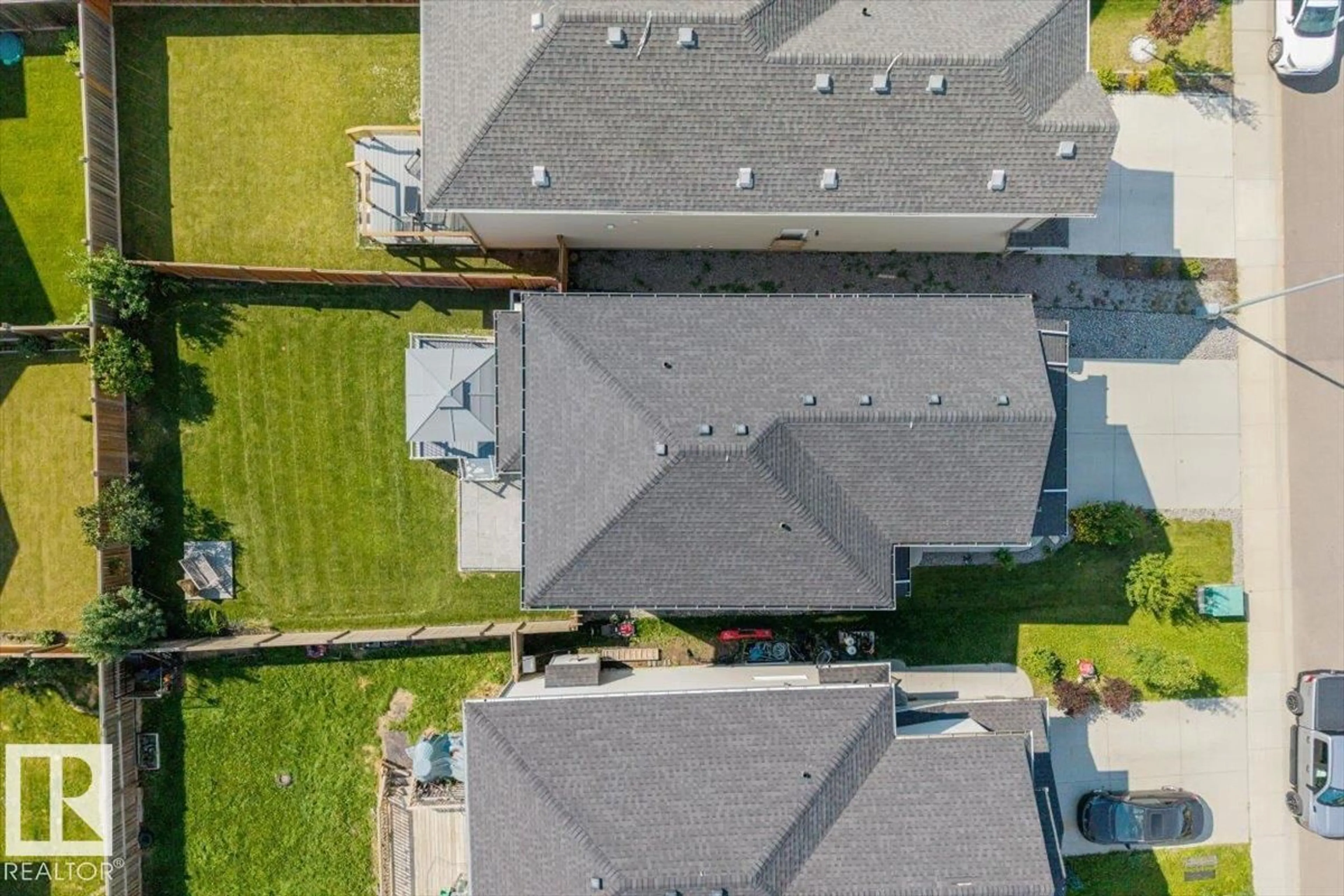 A pic from outside/outdoor area/front of a property/back of a property/a pic from drone, street for 22507 99 AV, Edmonton Alberta T5T7C2