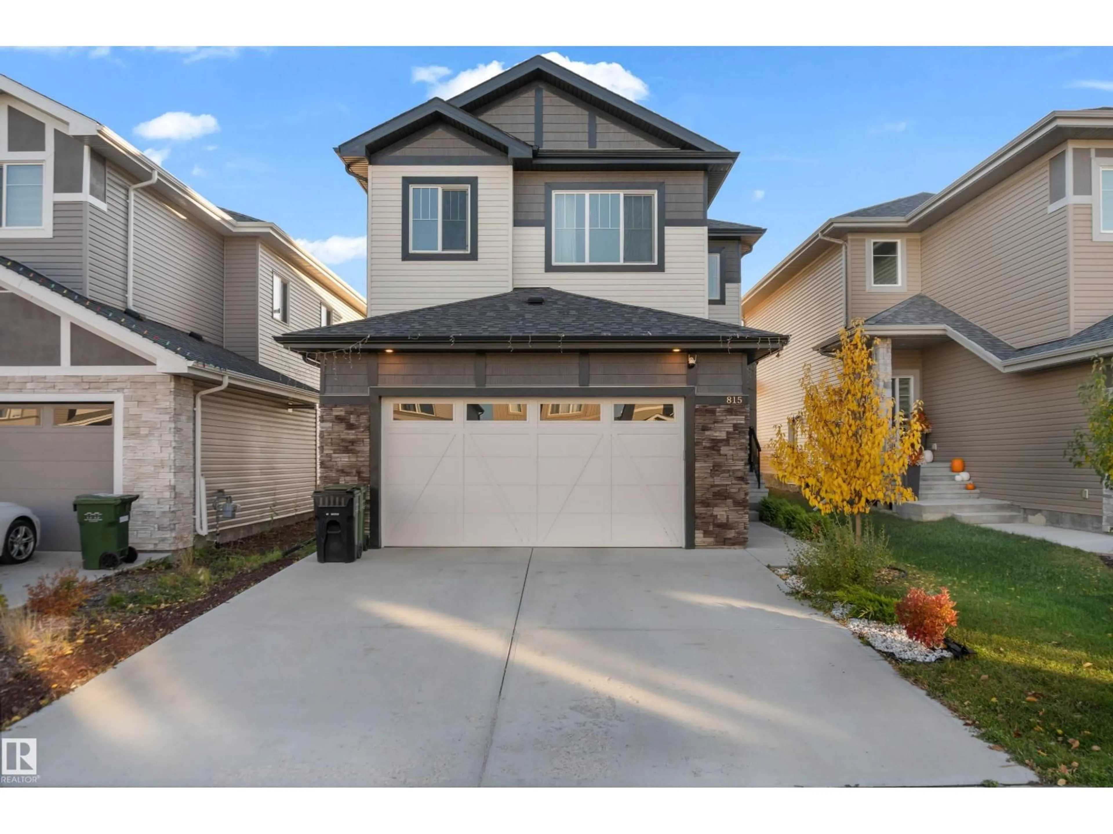 Home with vinyl exterior material, street for 815 MORRIS AV, Leduc Alberta T9E1E9