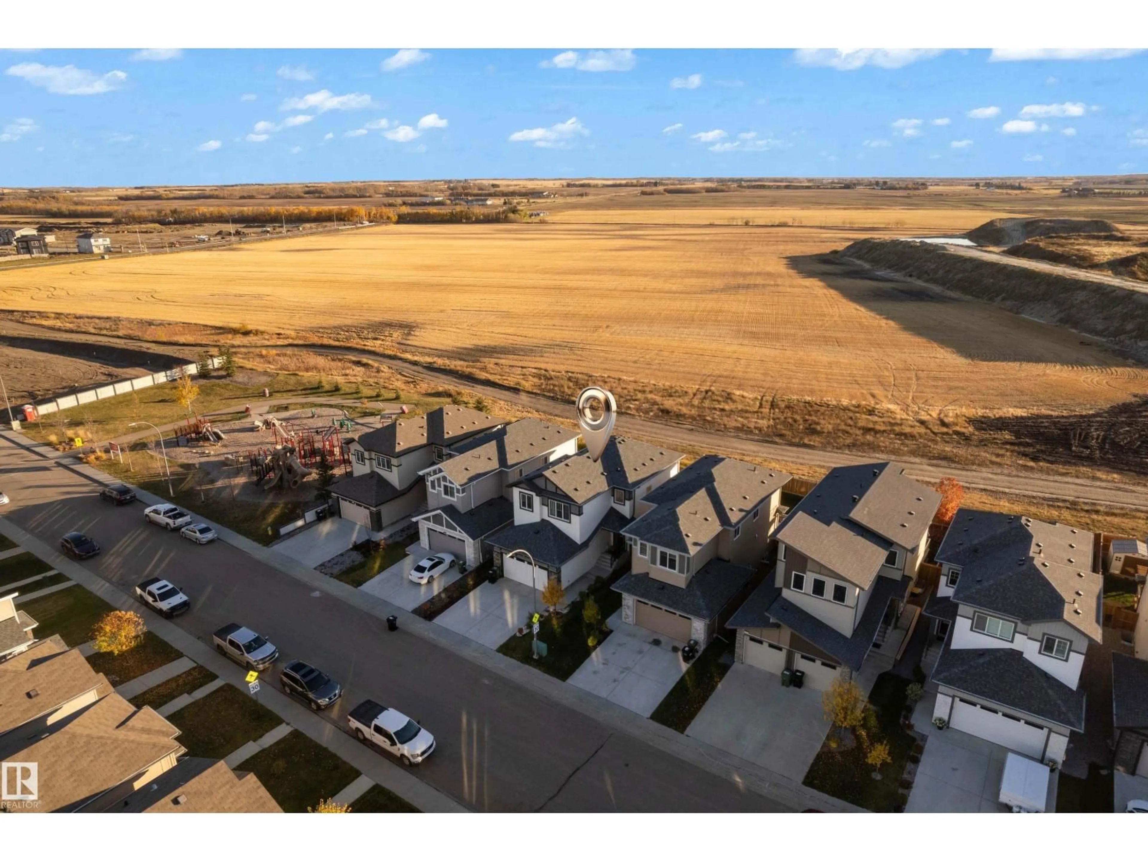 A pic from outside/outdoor area/front of a property/back of a property/a pic from drone, street for 815 MORRIS AV, Leduc Alberta T9E1E9