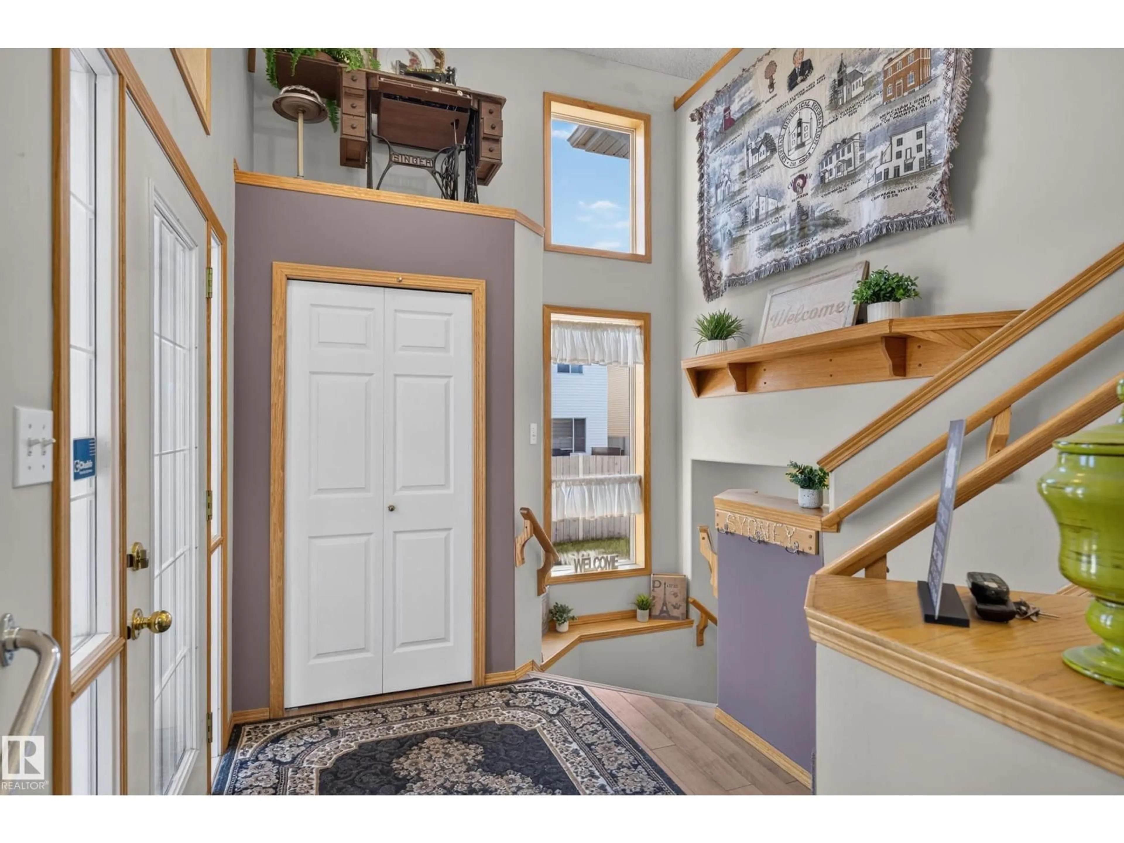 Indoor entryway for NW - 4615 151 AV, Edmonton Alberta T5Y3A1