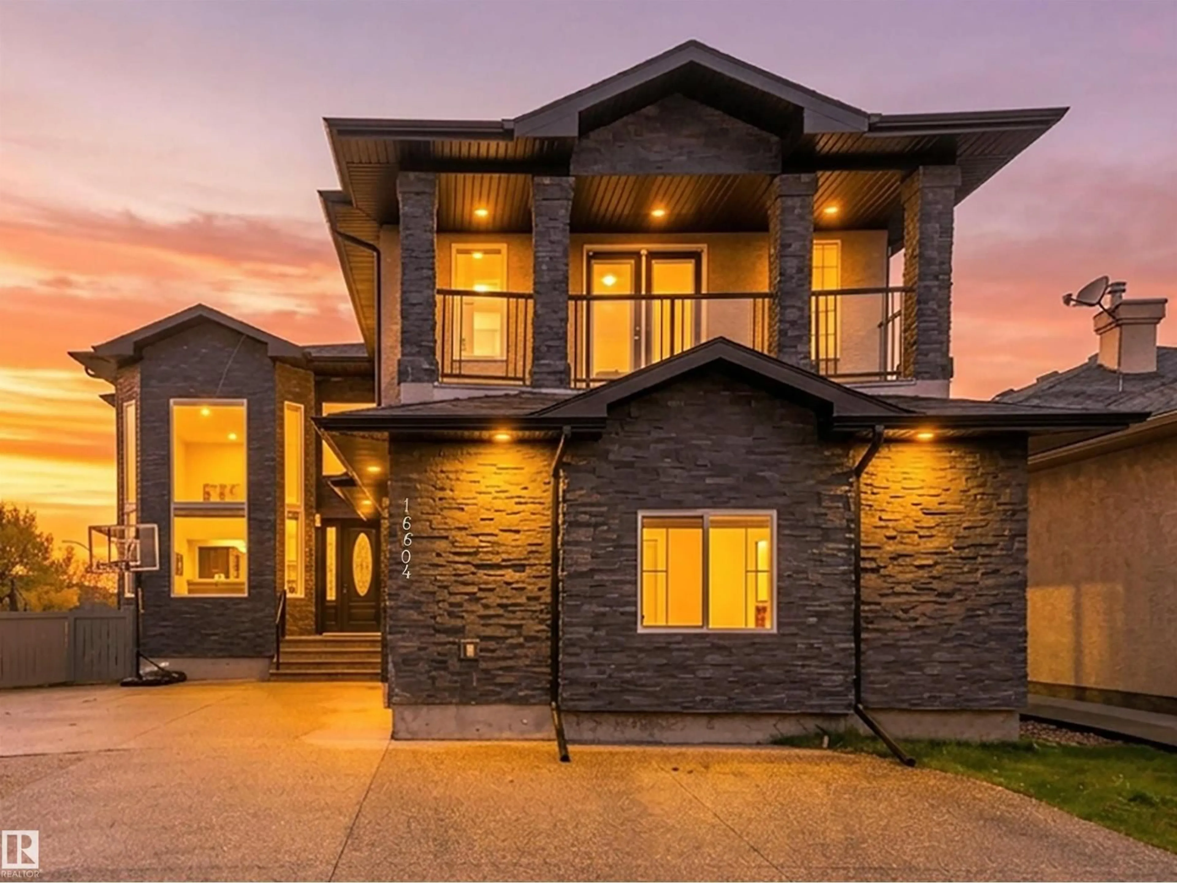 Home with brick exterior material, unknown for NW - 16604 72 ST, Edmonton Alberta T5Z3Y4