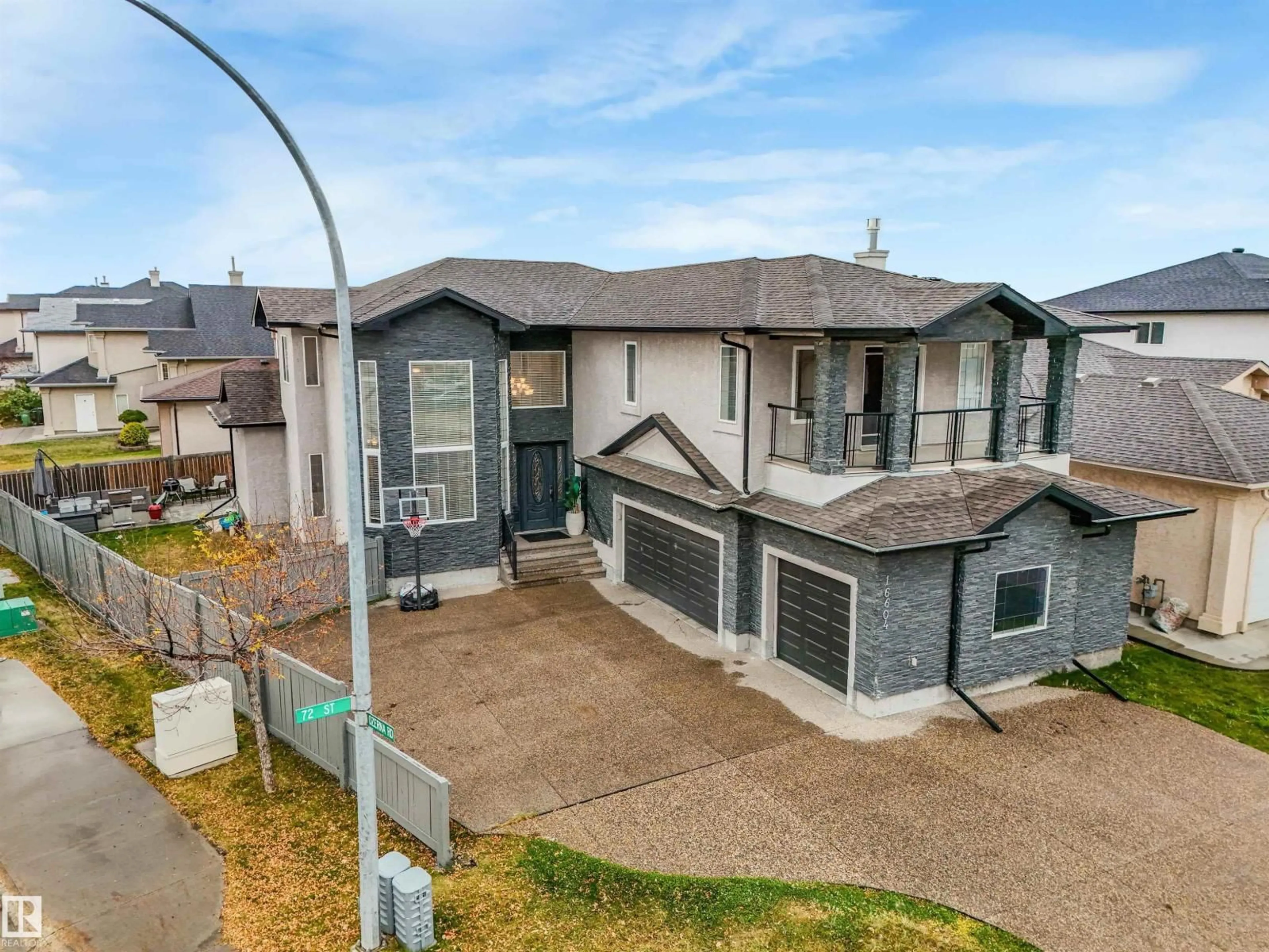 A pic from outside/outdoor area/front of a property/back of a property/a pic from drone, unknown for NW - 16604 72 ST, Edmonton Alberta T5Z3Y4