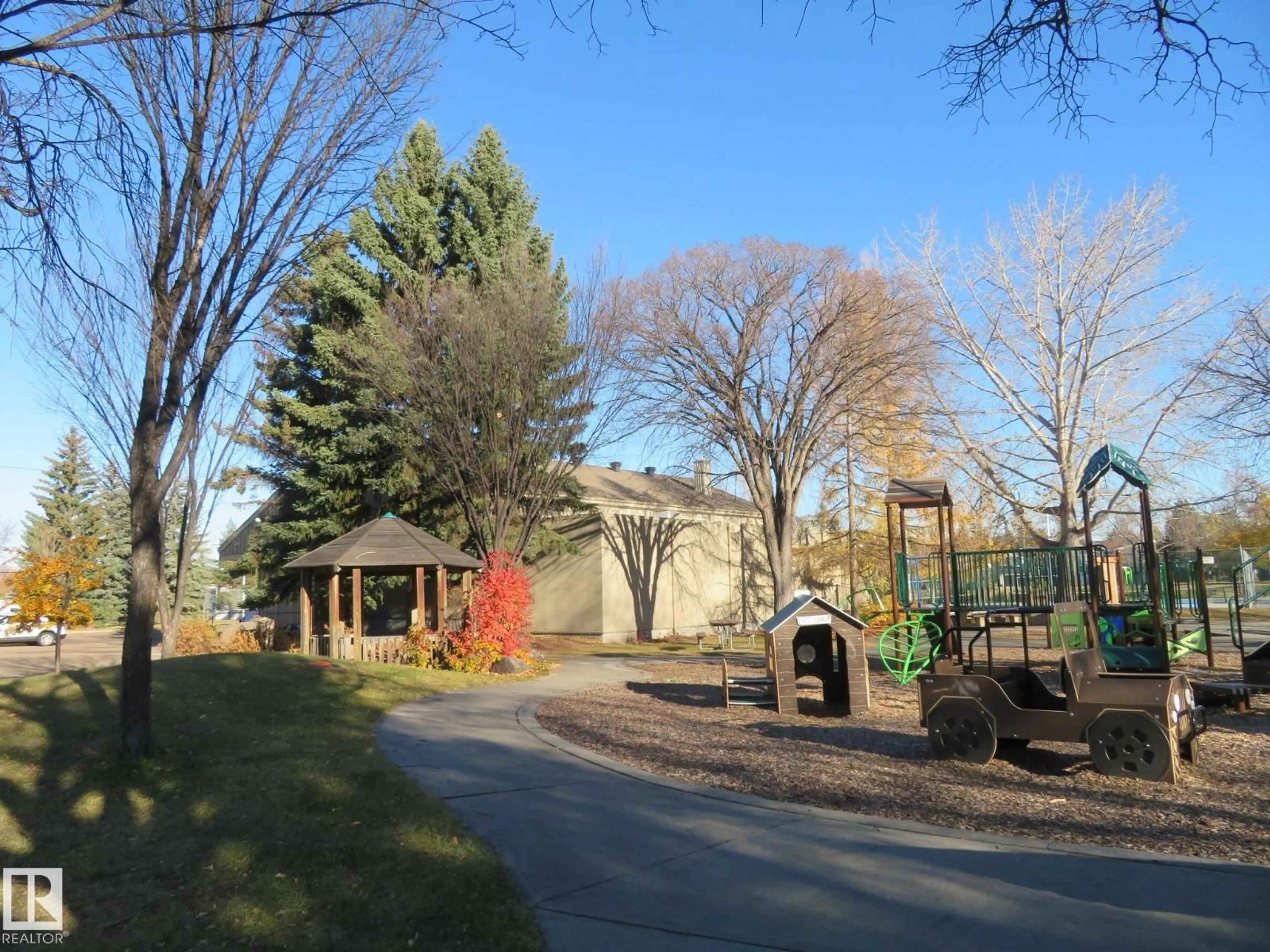 Unknown for 10720 57 AV, Edmonton Alberta T6H0Y6