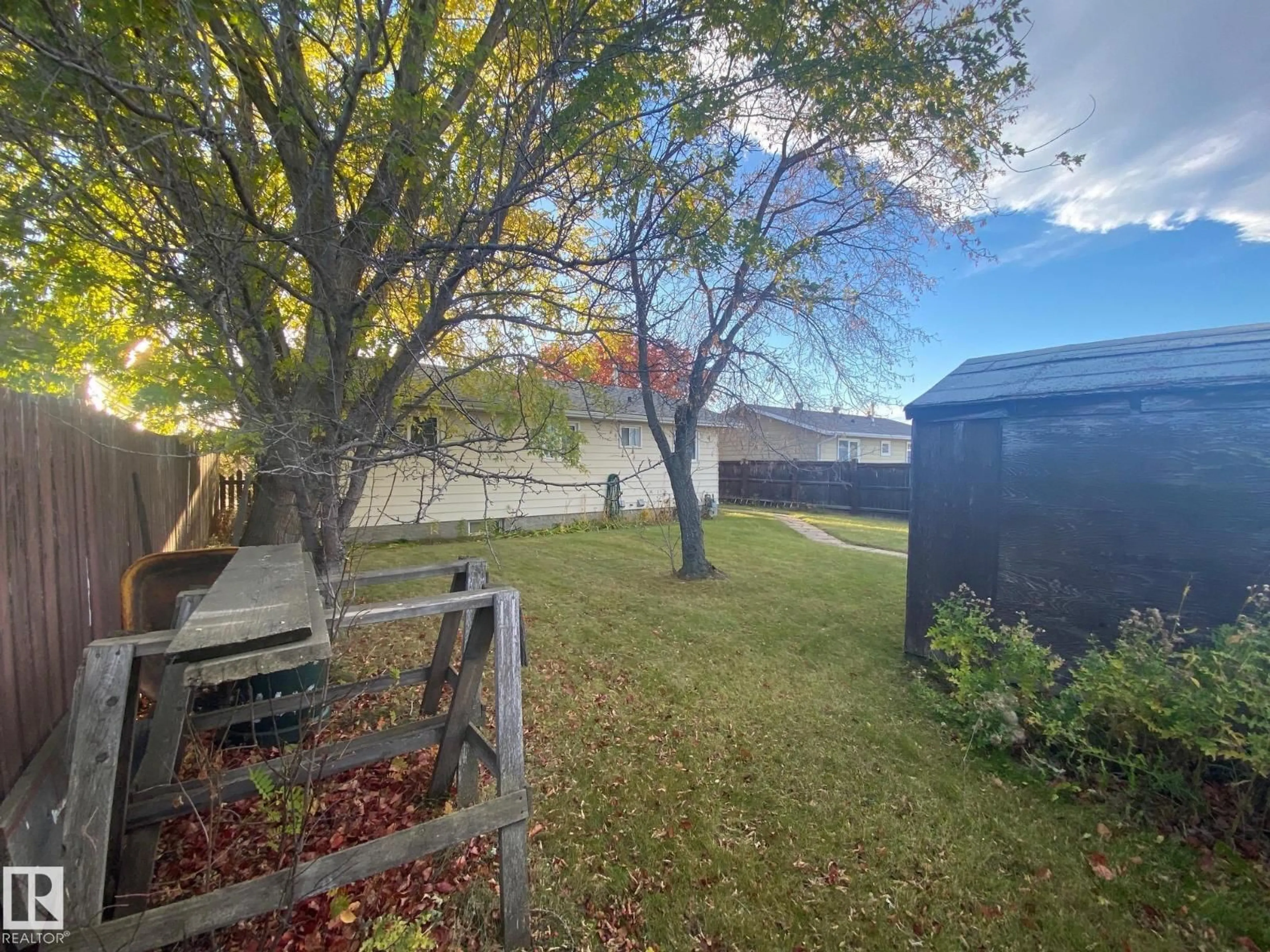 A pic from outside/outdoor area/front of a property/back of a property/a pic from drone, unknown for 4103 73 ST, Camrose Alberta T4V3L7