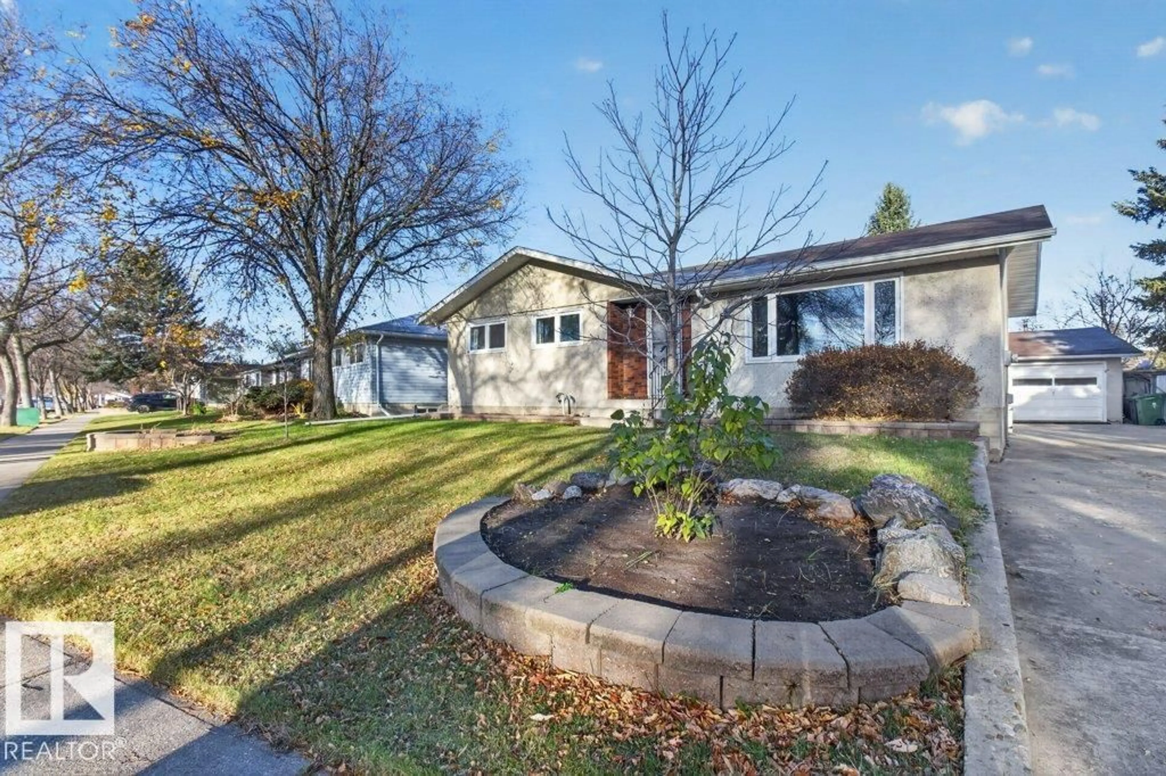 A pic from outside/outdoor area/front of a property/back of a property/a pic from drone, street for 9120 92 AV, Fort Saskatchewan Alberta T8L1A7