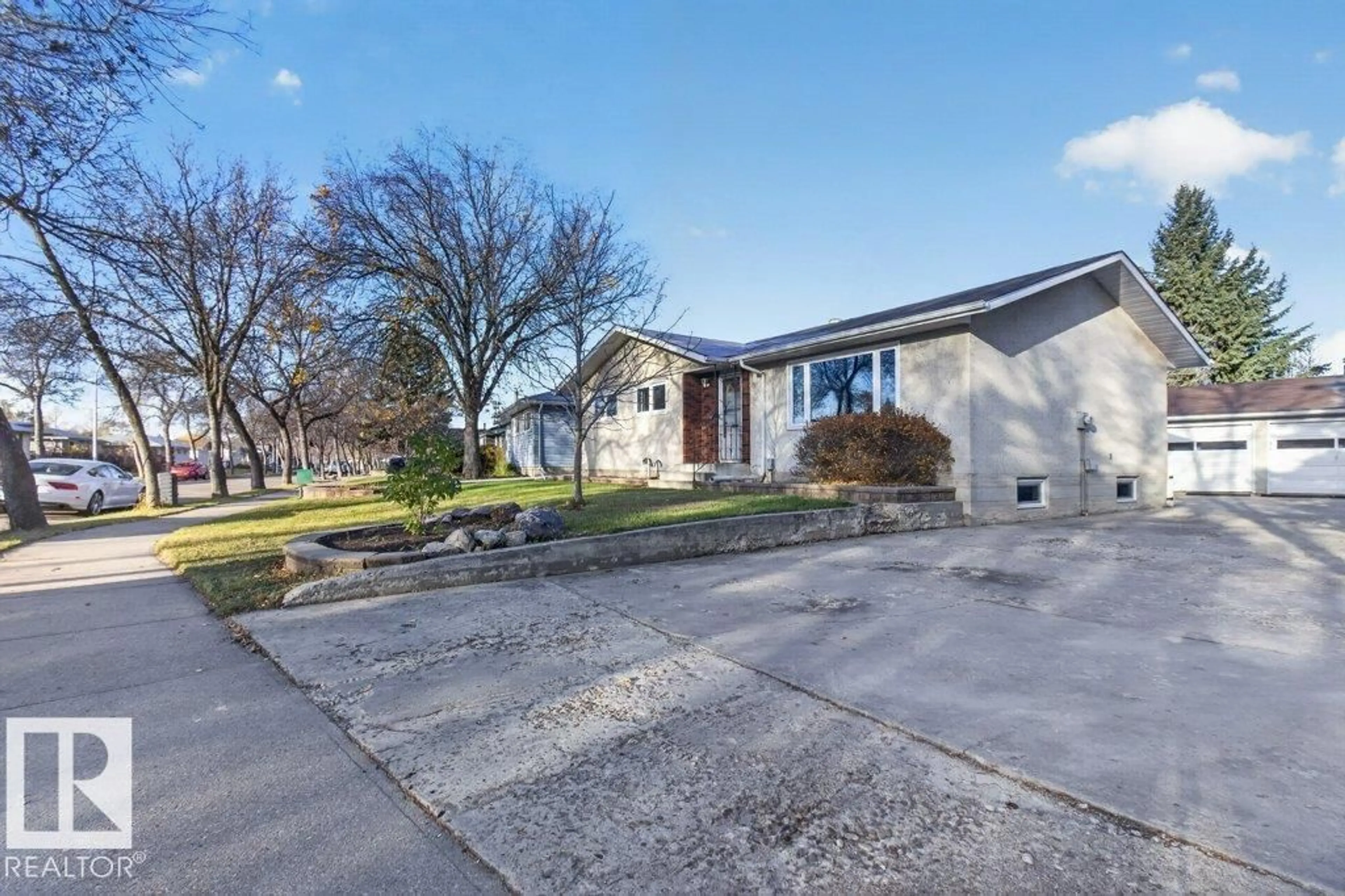 A pic from outside/outdoor area/front of a property/back of a property/a pic from drone, street for 9120 92 AV, Fort Saskatchewan Alberta T8L1A7