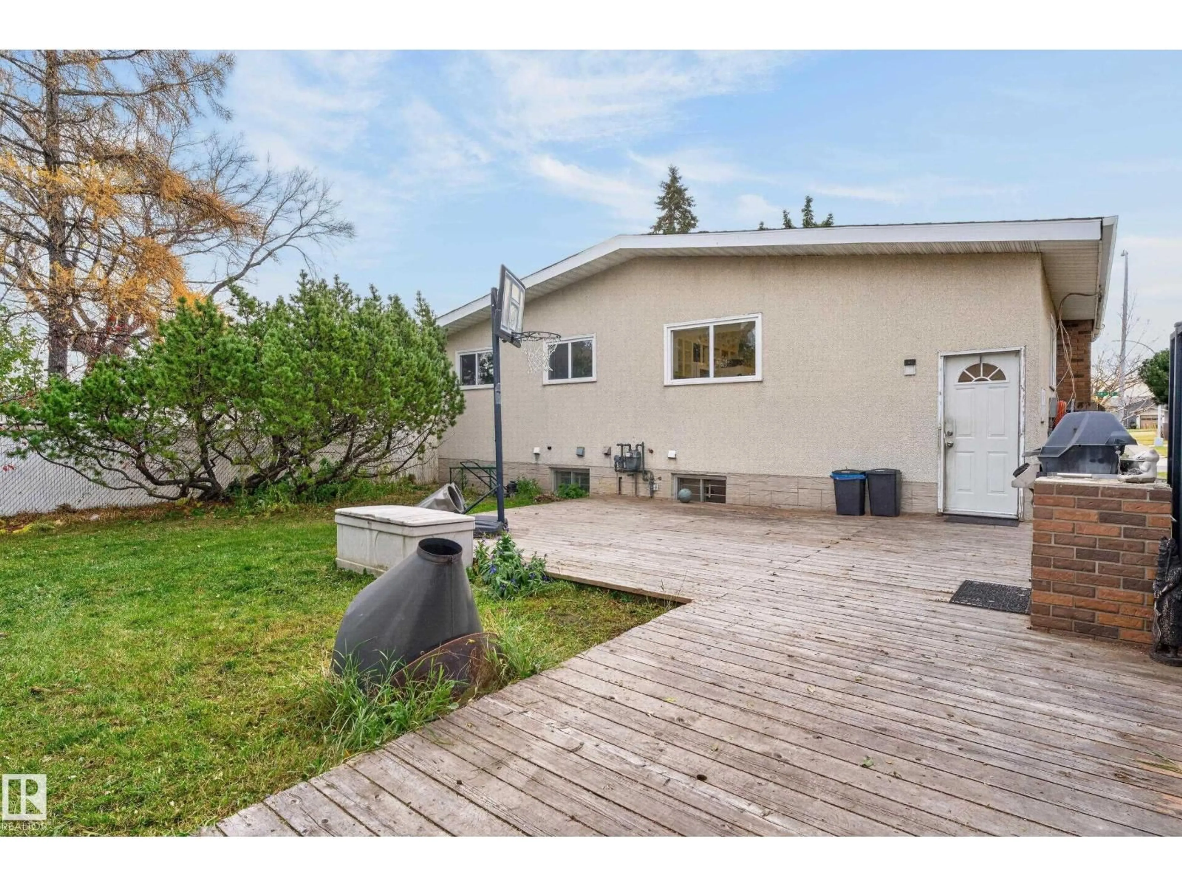 Patio, street for 7216 44 AV NW, Edmonton Alberta T6K0V3