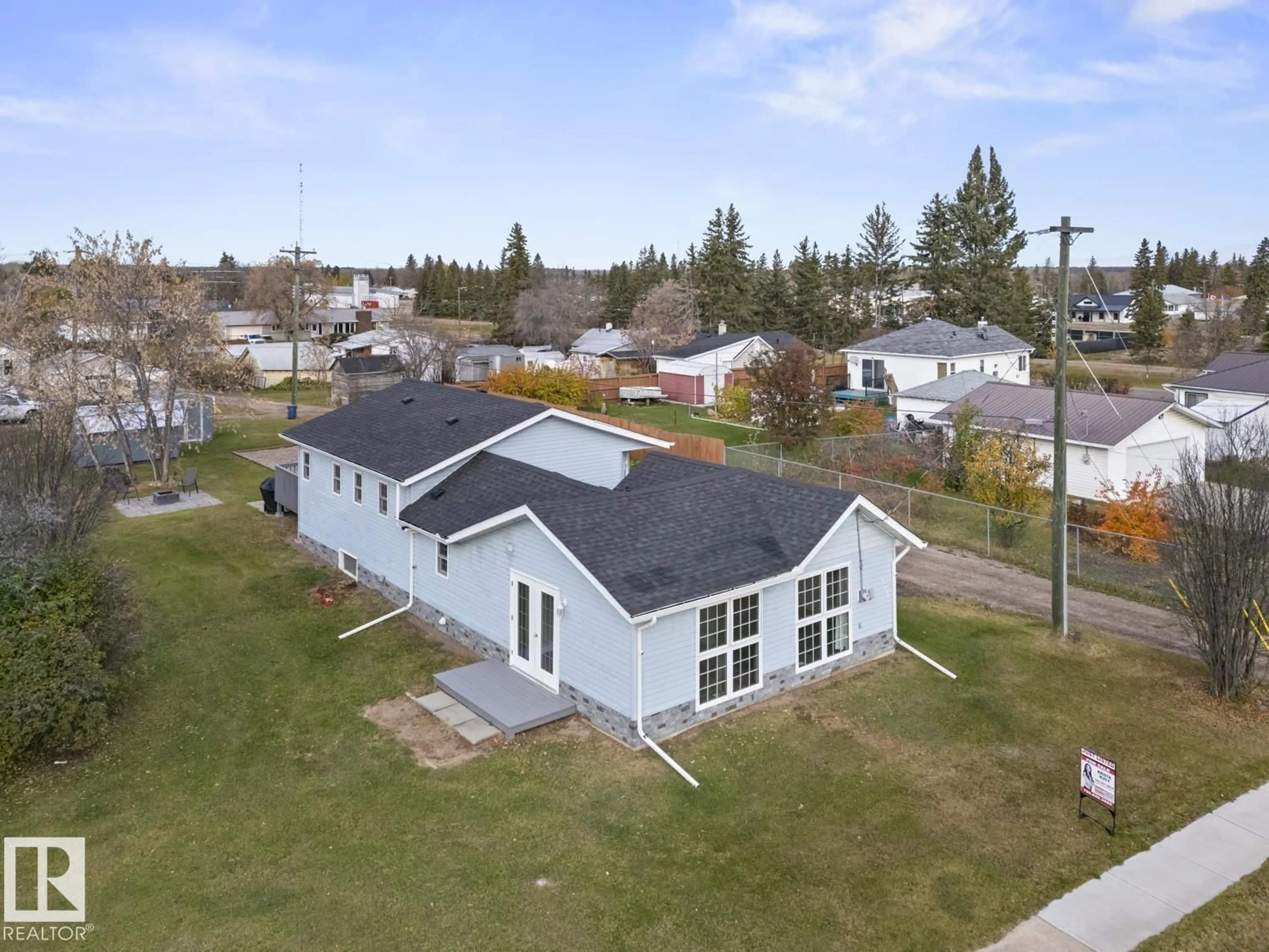 A pic from outside/outdoor area/front of a property/back of a property/a pic from drone, street for 4820 51 ST, Glendon Alberta T0A1P0