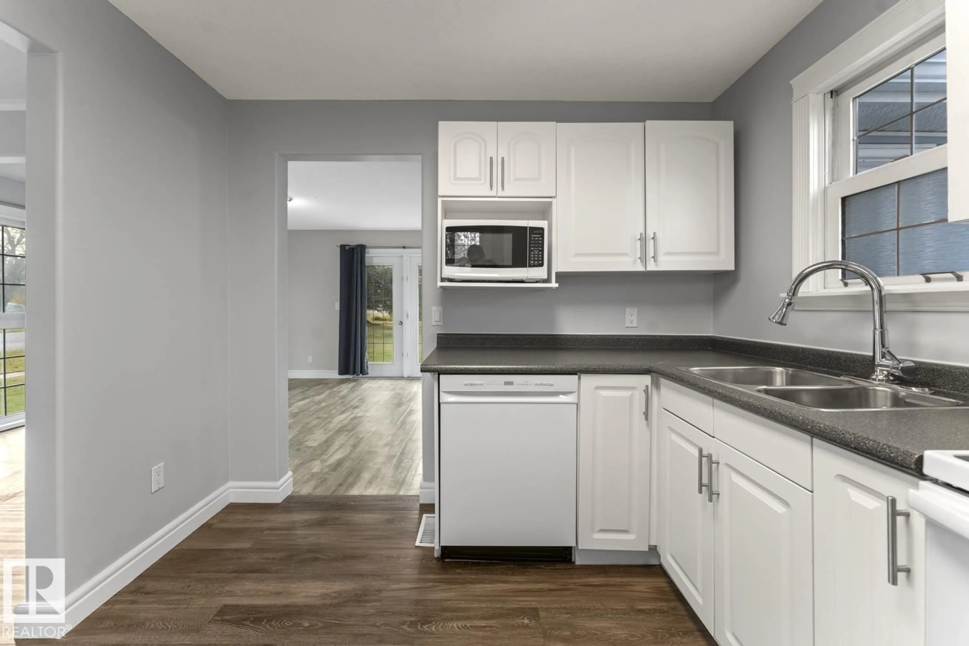 Standard kitchen, unknown for 4820 51 ST, Glendon Alberta T0A1P0