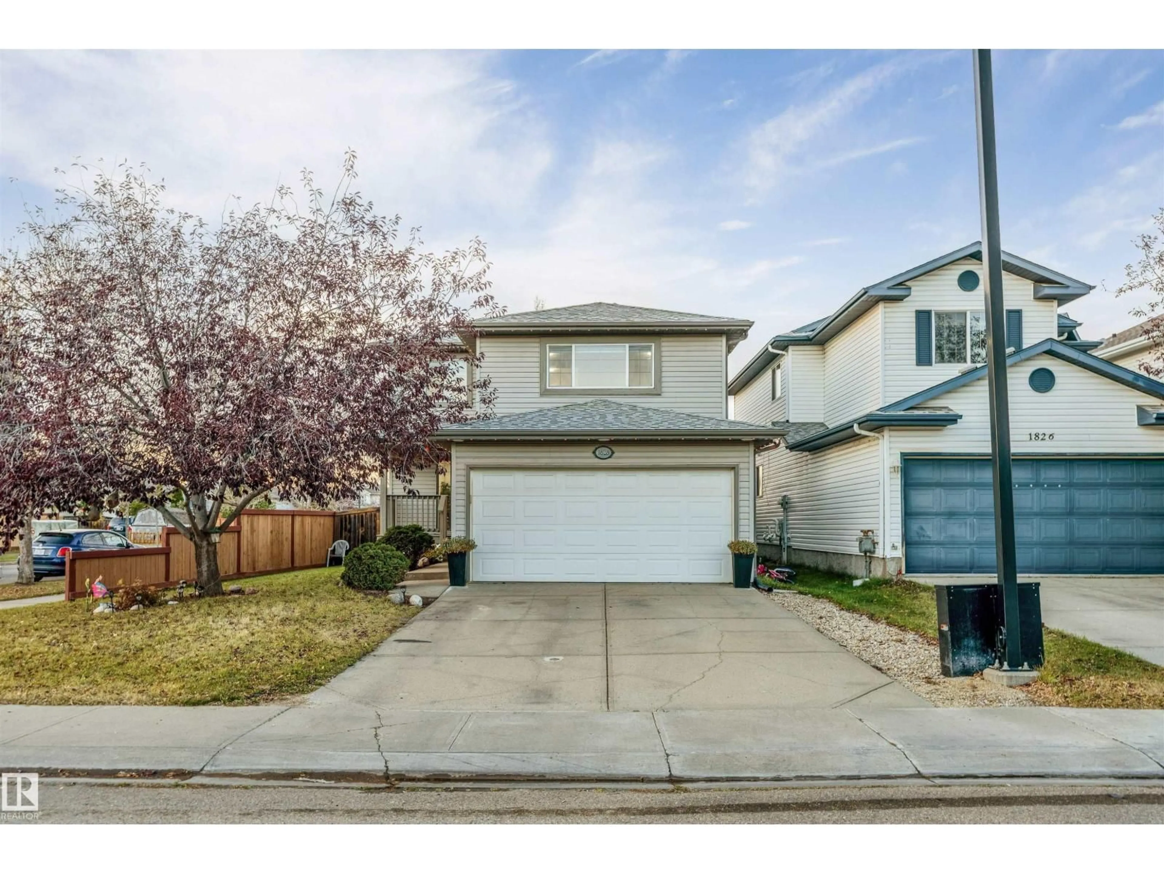 A pic from outside/outdoor area/front of a property/back of a property/a pic from drone, street for 1828 36 AV, Edmonton Alberta T6T1S8
