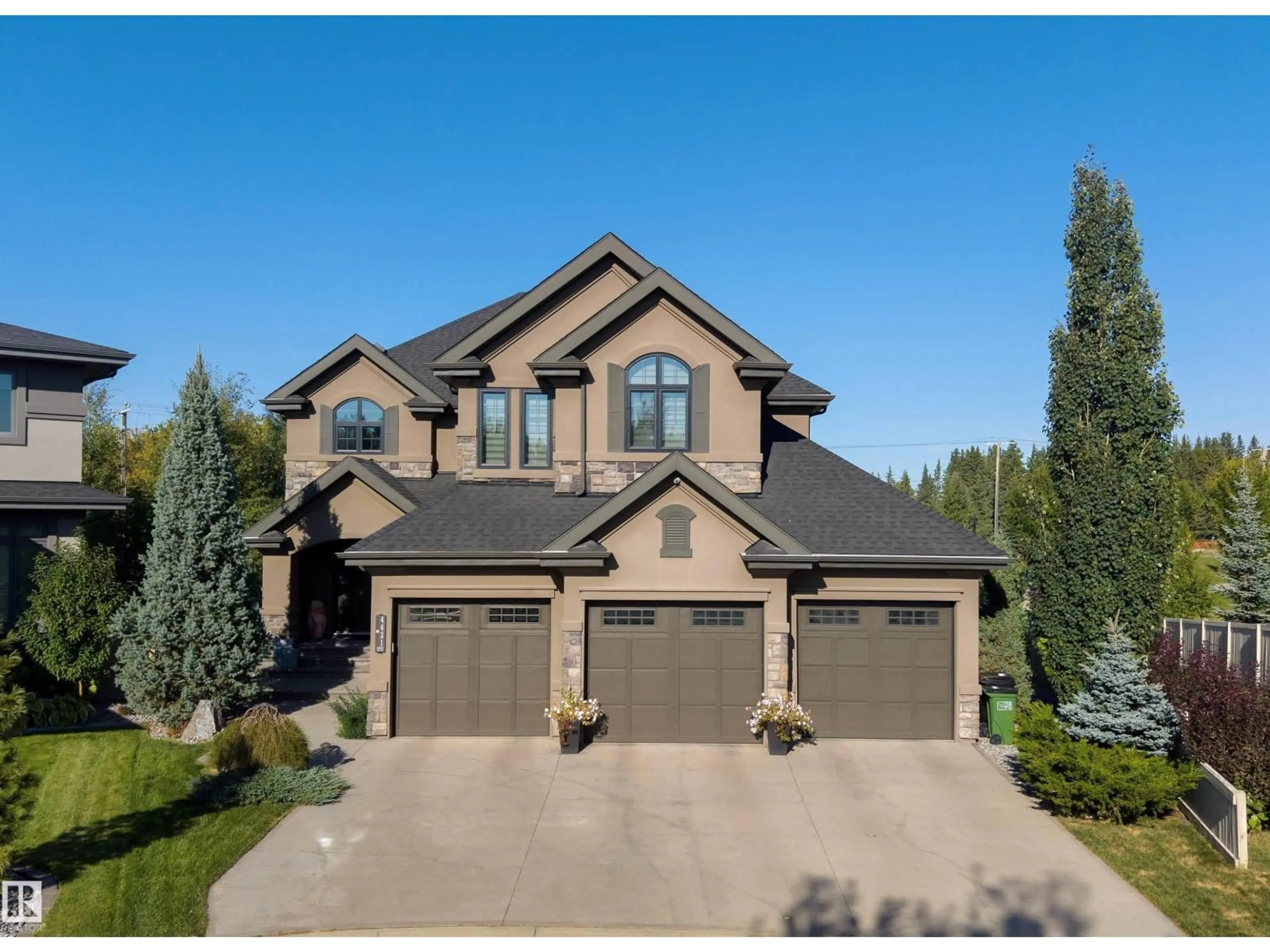 A pic from outside/outdoor area/front of a property/back of a property/a pic from drone, street for 4431 KENNEDY CV, Edmonton Alberta T6W3B3