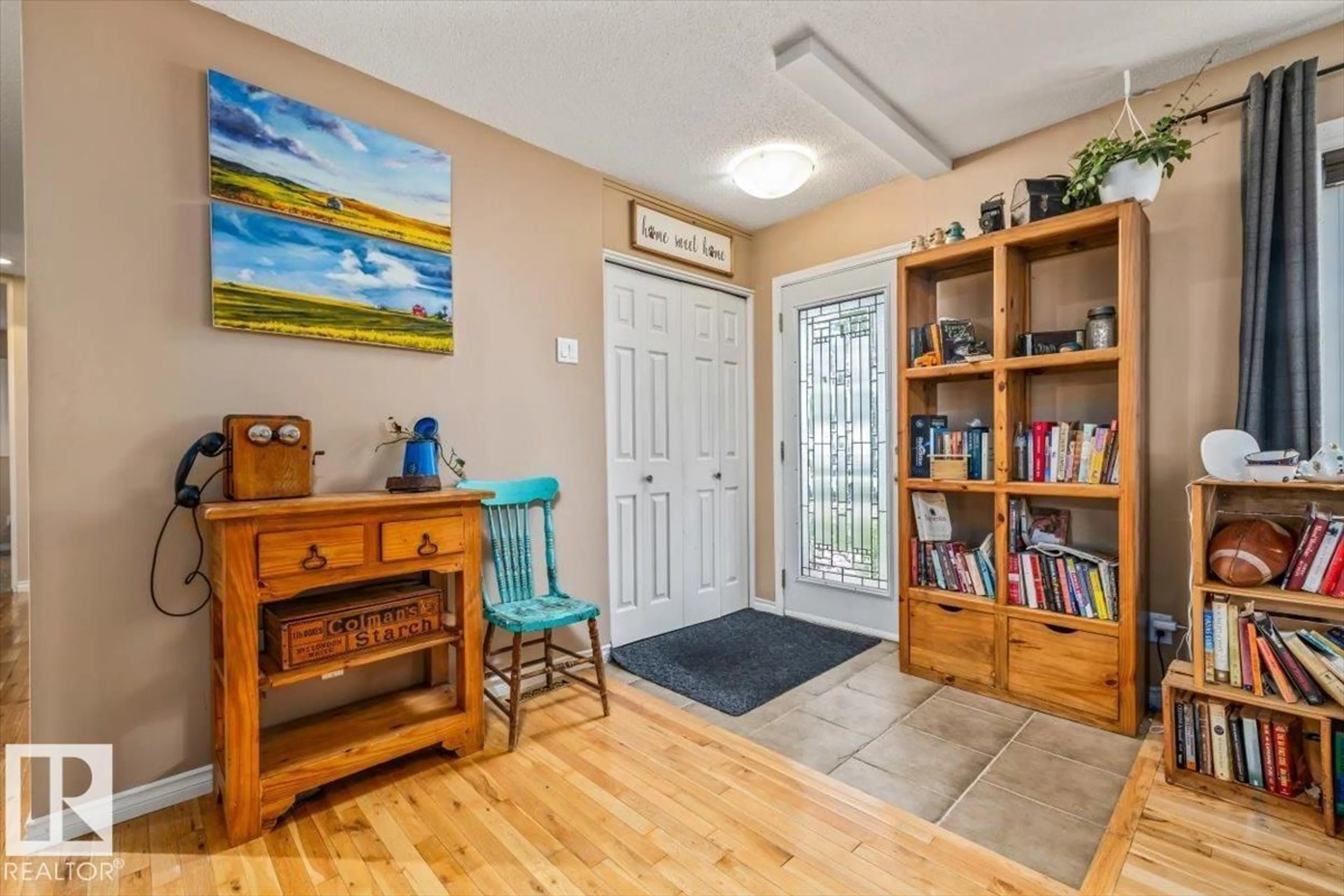 Indoor entryway for 9212 93 ST, Fort Saskatchewan Alberta T0M2C0