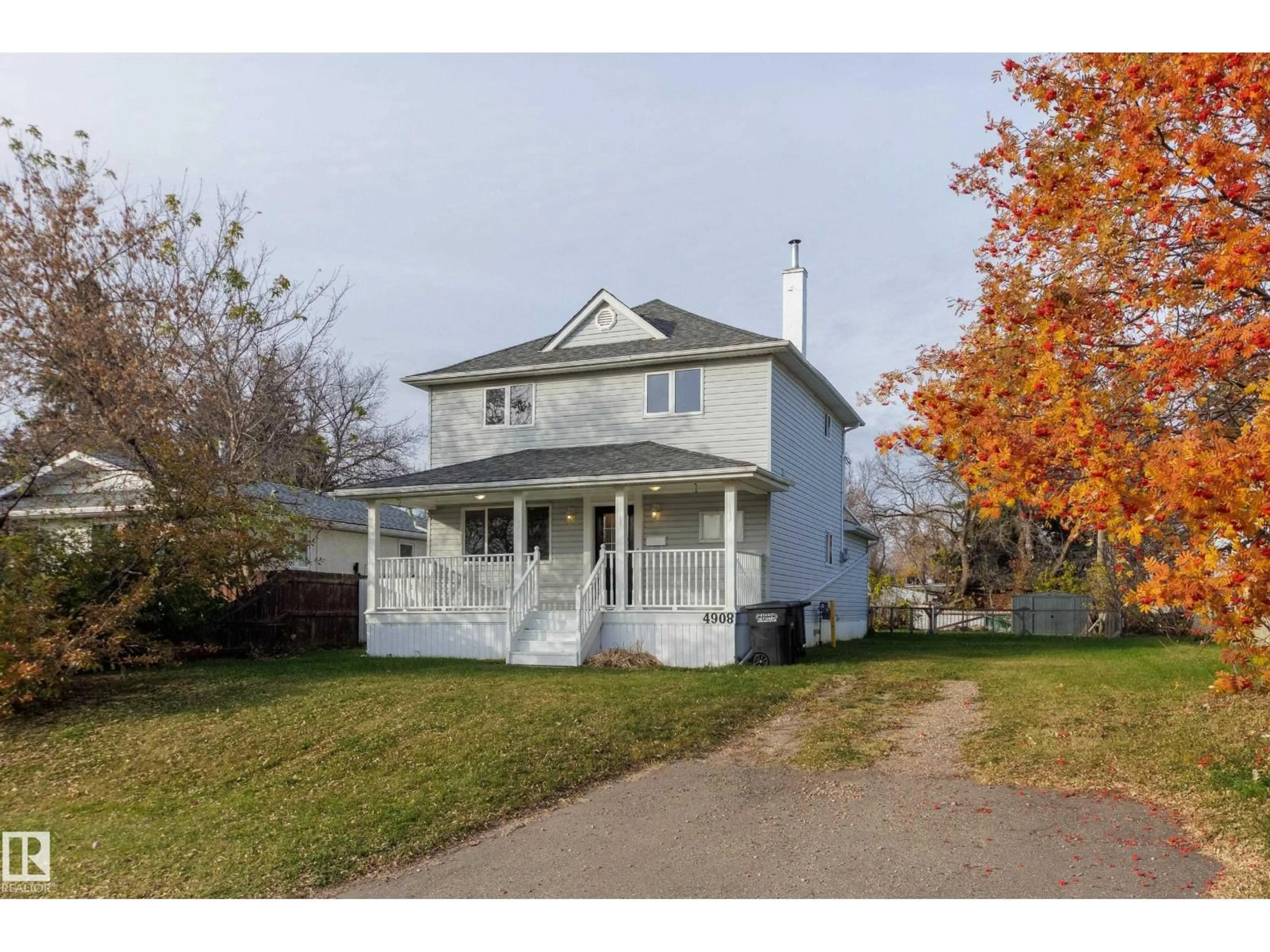Home with vinyl exterior material, street for 4908 51 AV, Bon Accord Alberta T0A0K0